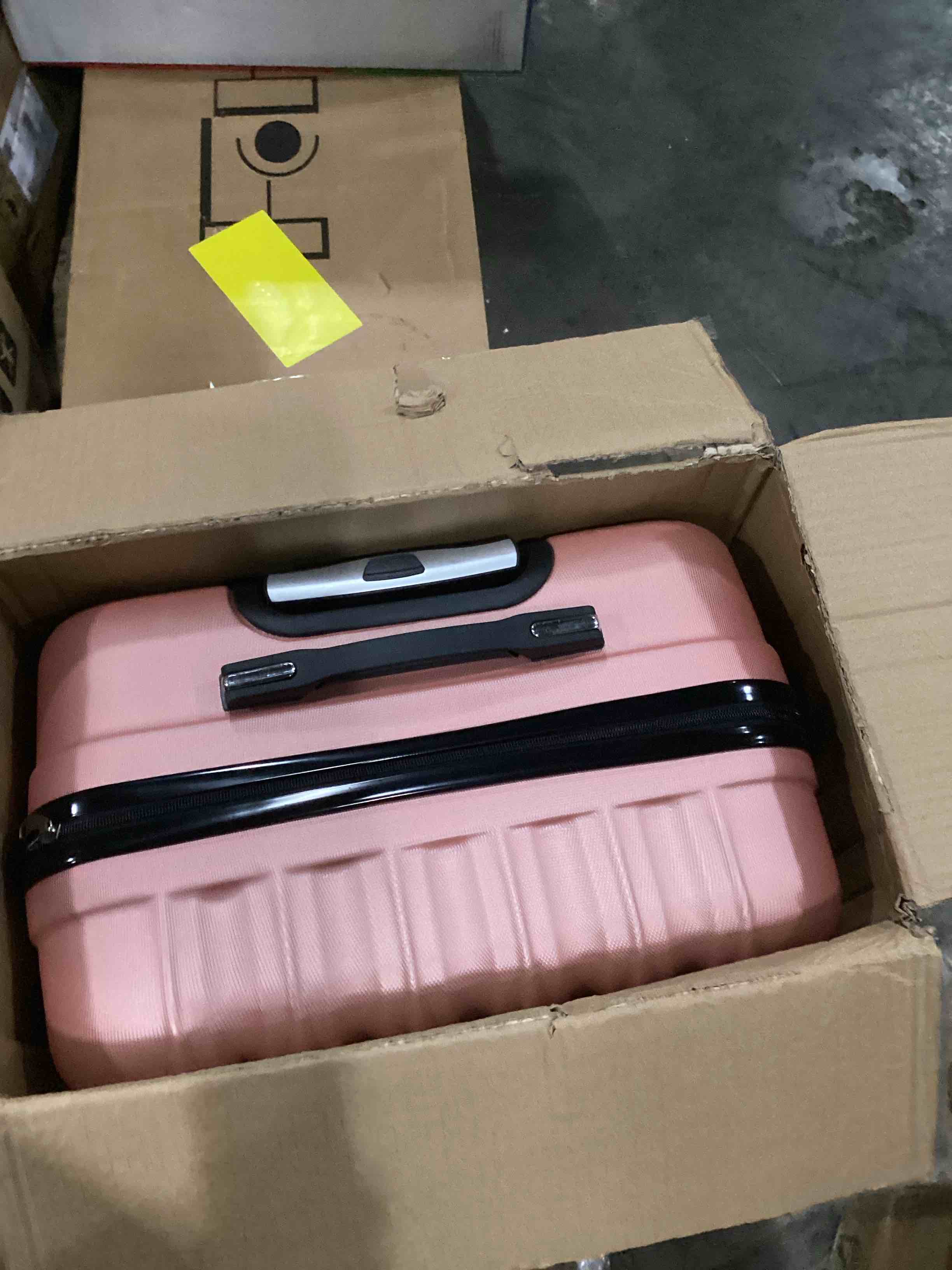 https://s3.amazonaws.com/lotting-images-prod/bidfta/PNK1302818_1742841532685.jpeg
