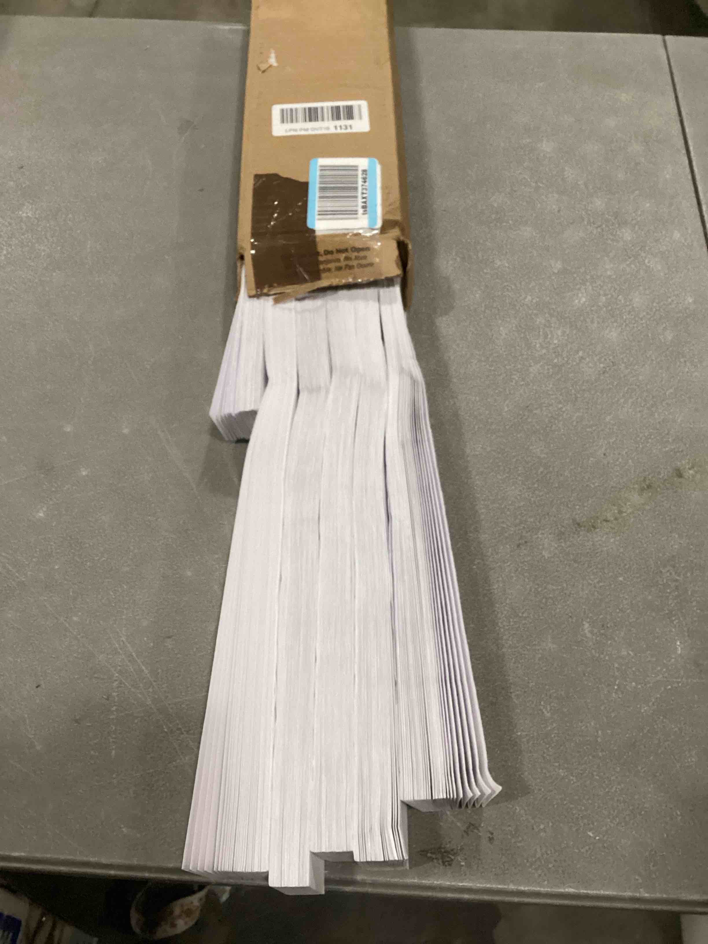 https://s3.amazonaws.com/lotting-images-prod/bidfta/PNK1302876_1742914490530.jpeg