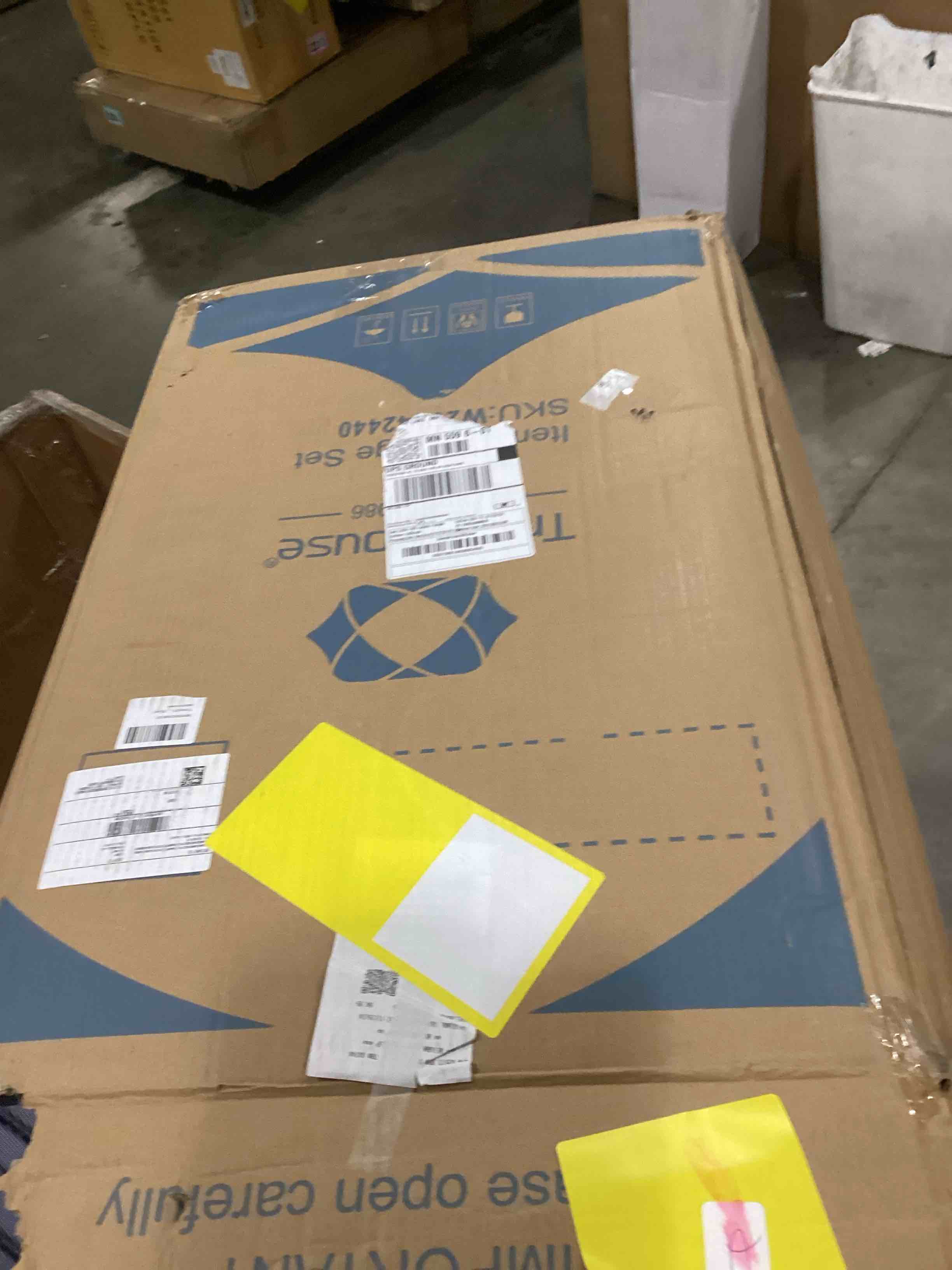 https://s3.amazonaws.com/lotting-images-prod/bidfta/PNK1302890_1742921768528.jpeg