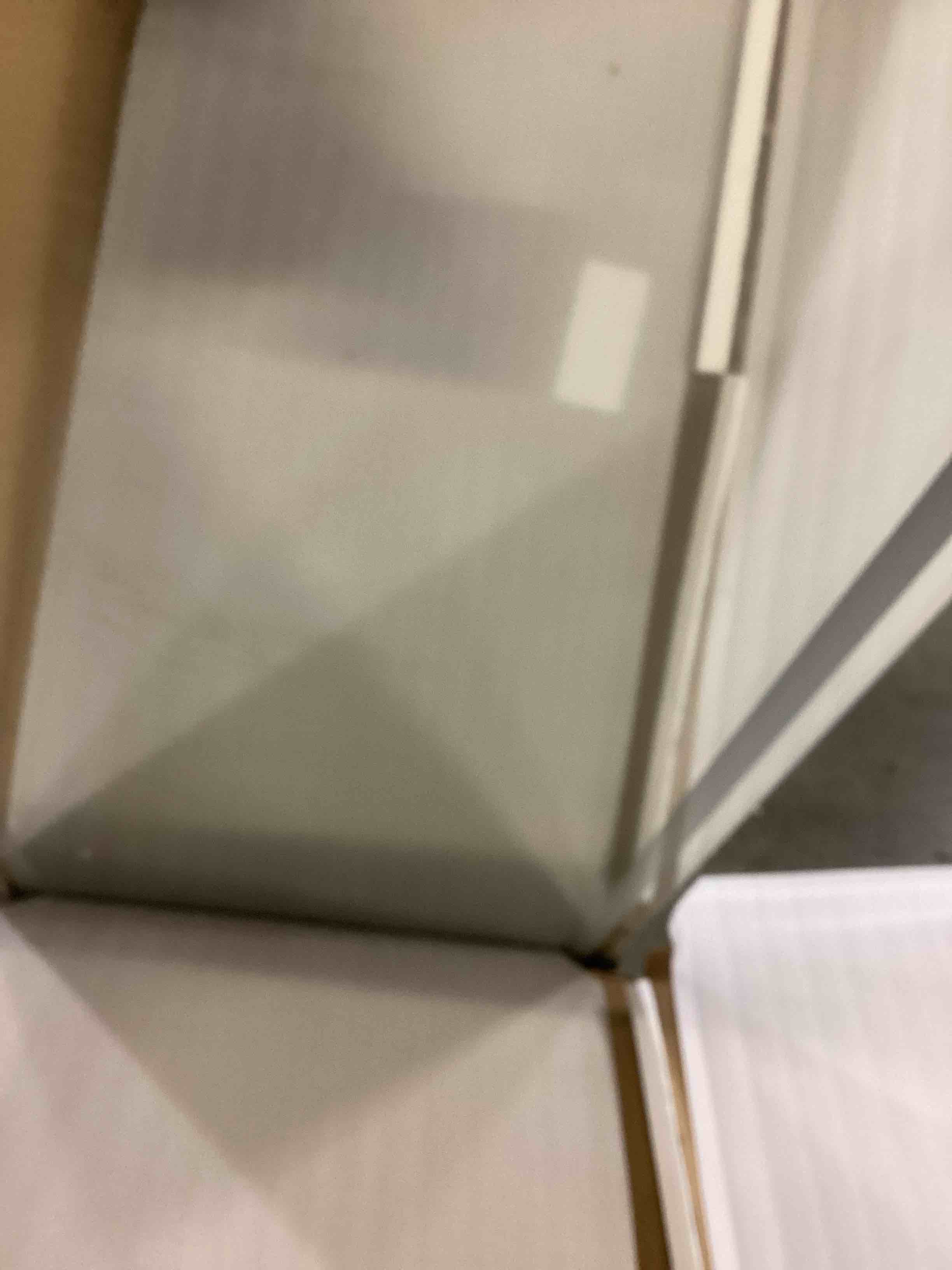 https://s3.amazonaws.com/lotting-images-prod/bidfta/PNK1303063_1742843128487.jpeg