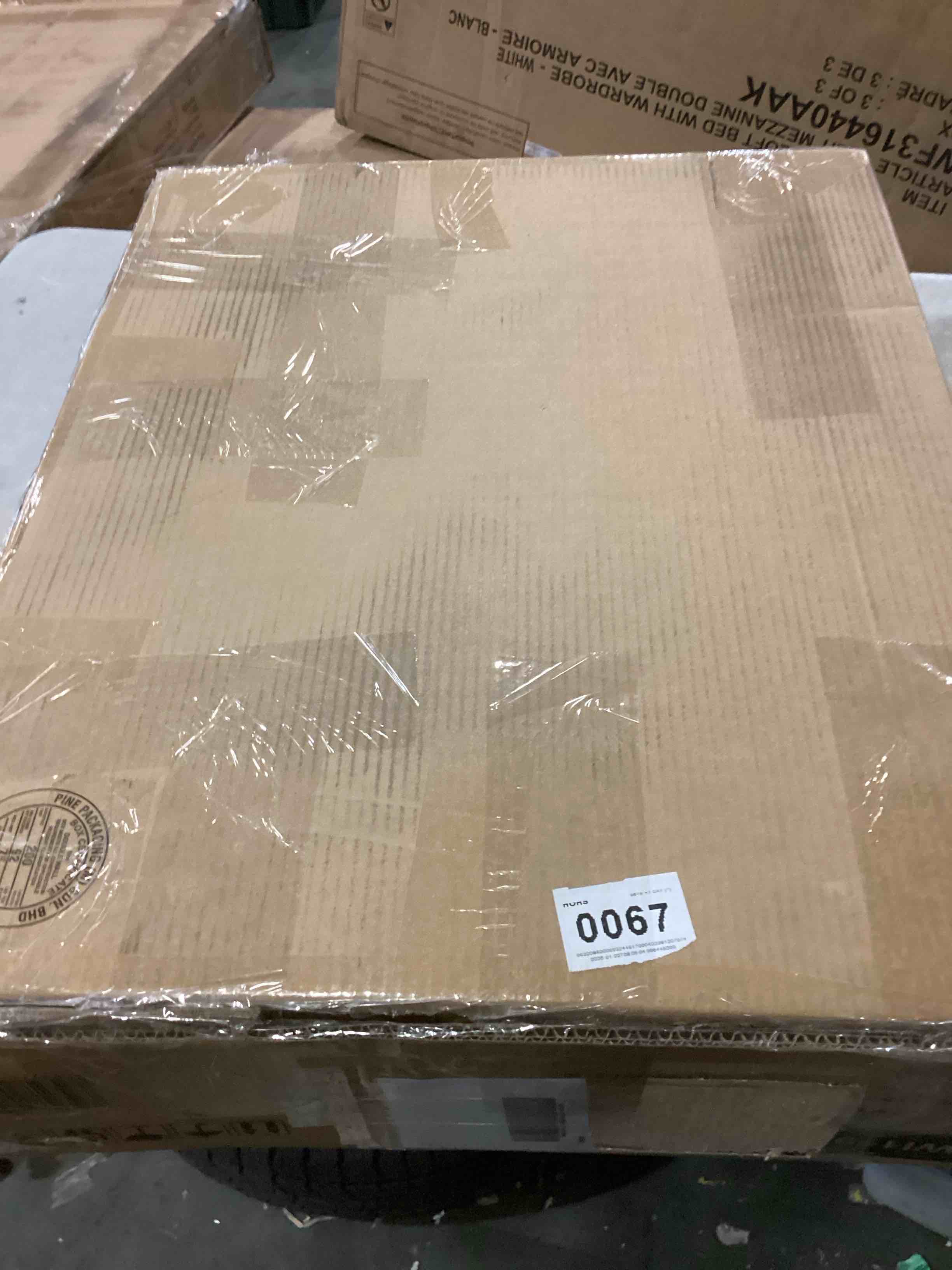 https://s3.amazonaws.com/lotting-images-prod/bidfta/PNK1303076_1742904007928.jpeg