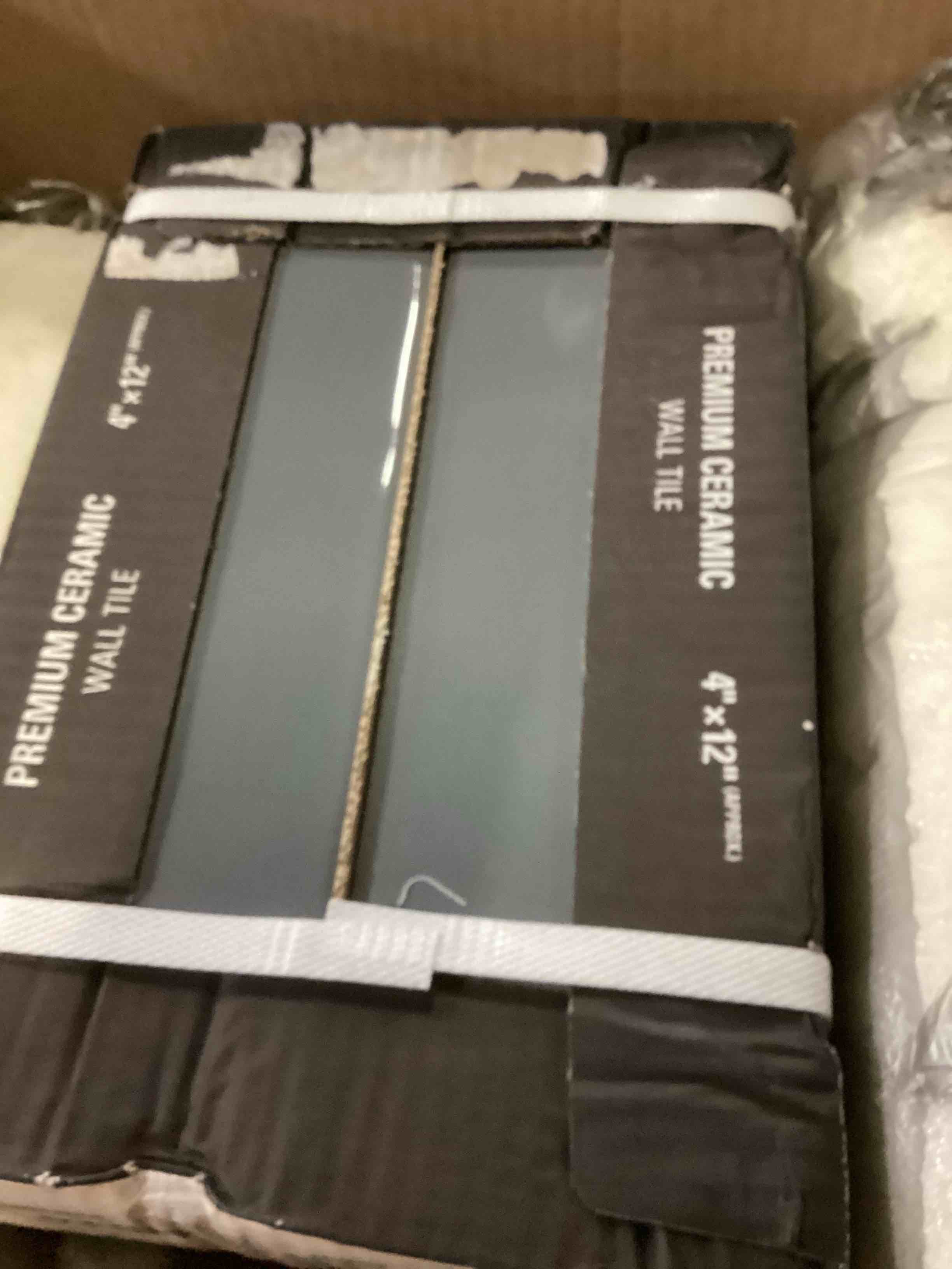 https://s3.amazonaws.com/lotting-images-prod/bidfta/PNK1303105_1742910055078.jpeg