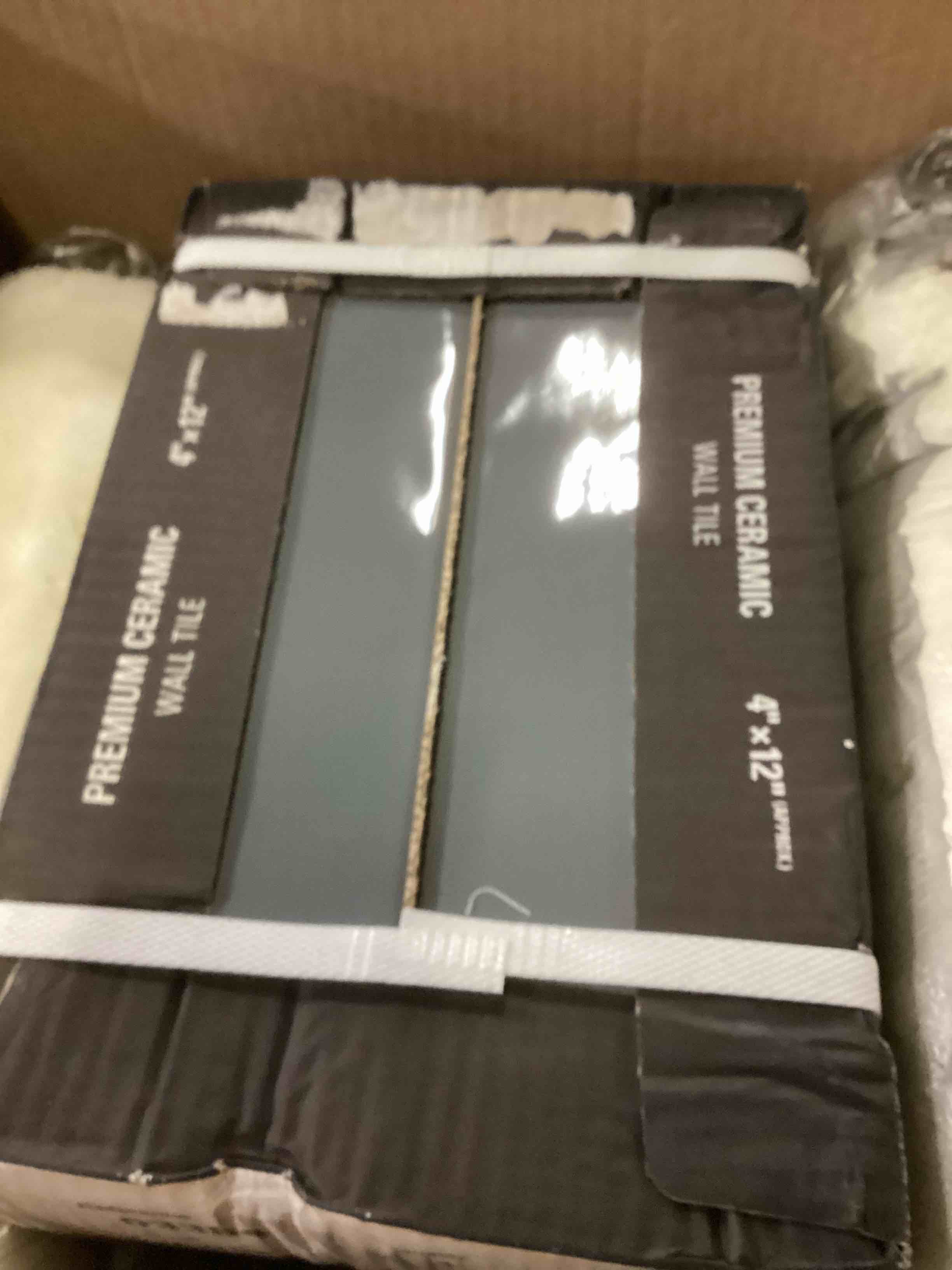 https://s3.amazonaws.com/lotting-images-prod/bidfta/PNK1303105_1742910055927.jpeg