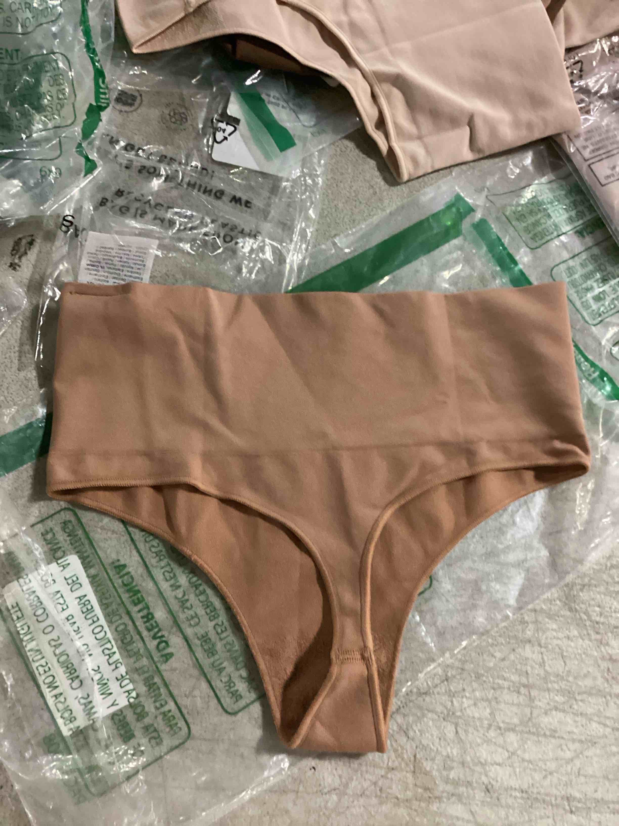https://s3.amazonaws.com/lotting-images-prod/bidfta/PNK1304230_1743774389108.jpeg