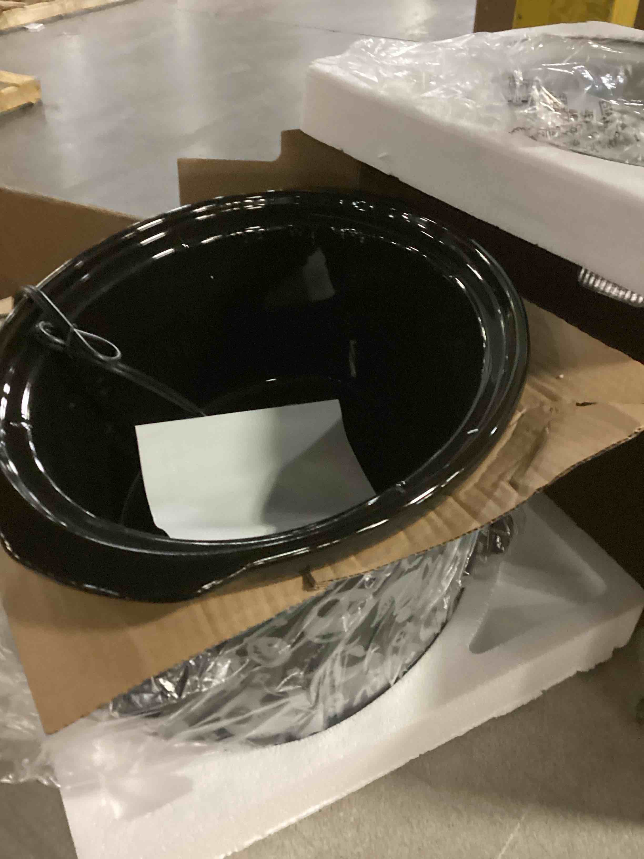 https://s3.amazonaws.com/lotting-images-prod/bidfta/PNK1305102_1744296854143.jpeg