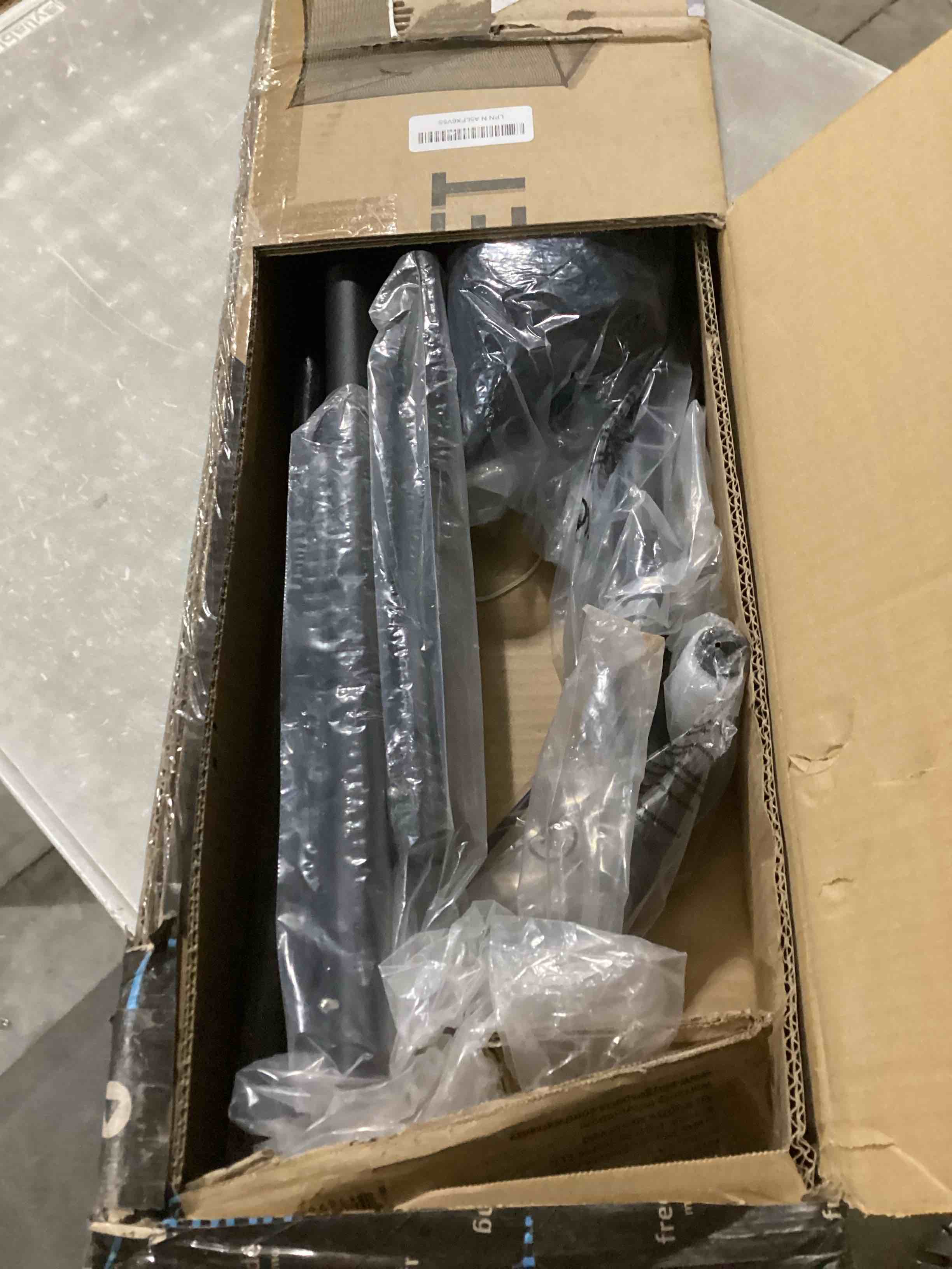 https://s3.amazonaws.com/lotting-images-prod/bidfta/PNK1306208_1741607880385.jpeg