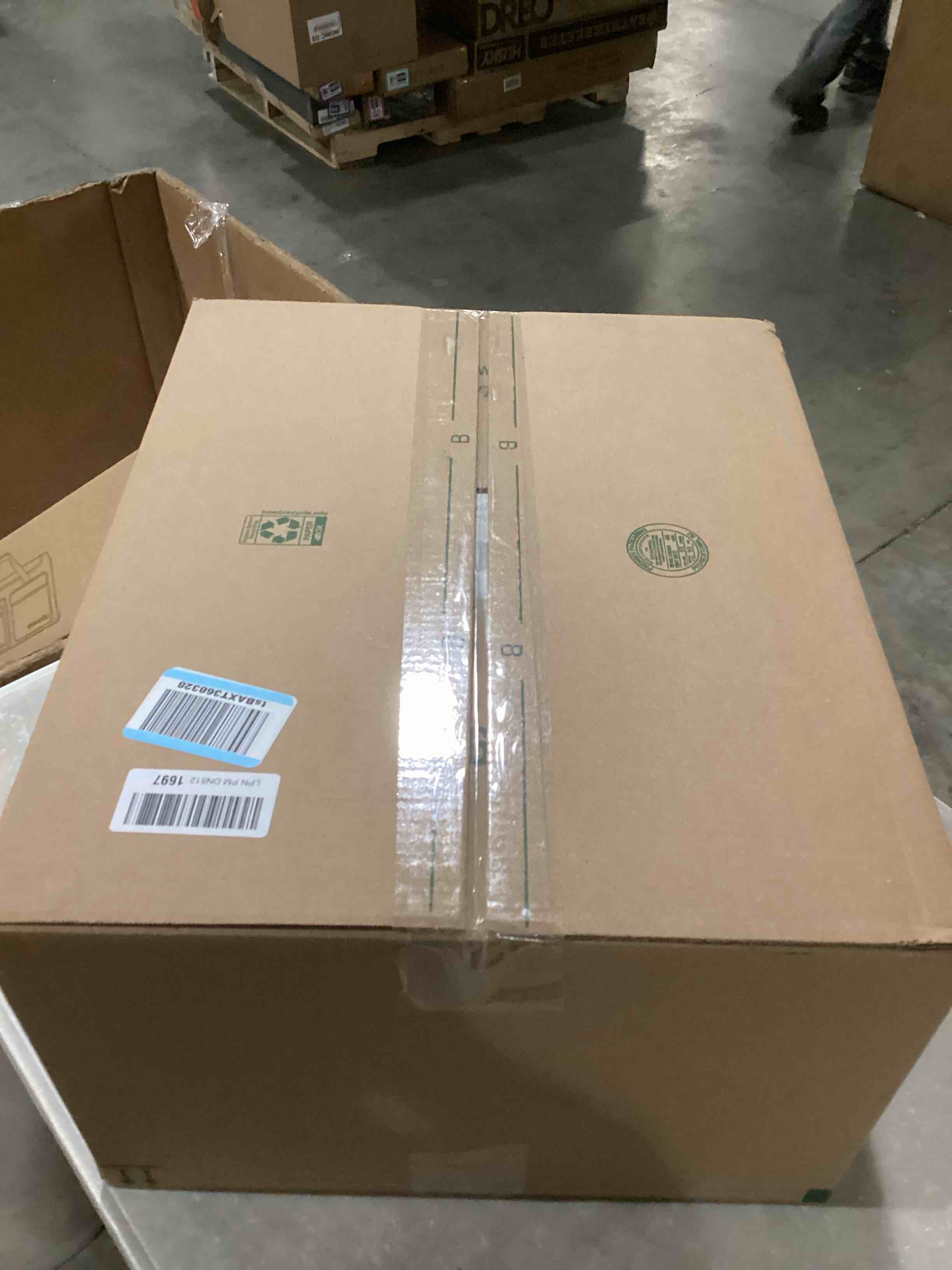 https://s3.amazonaws.com/lotting-images-prod/bidfta/PNK1306220_1741609793160.jpeg