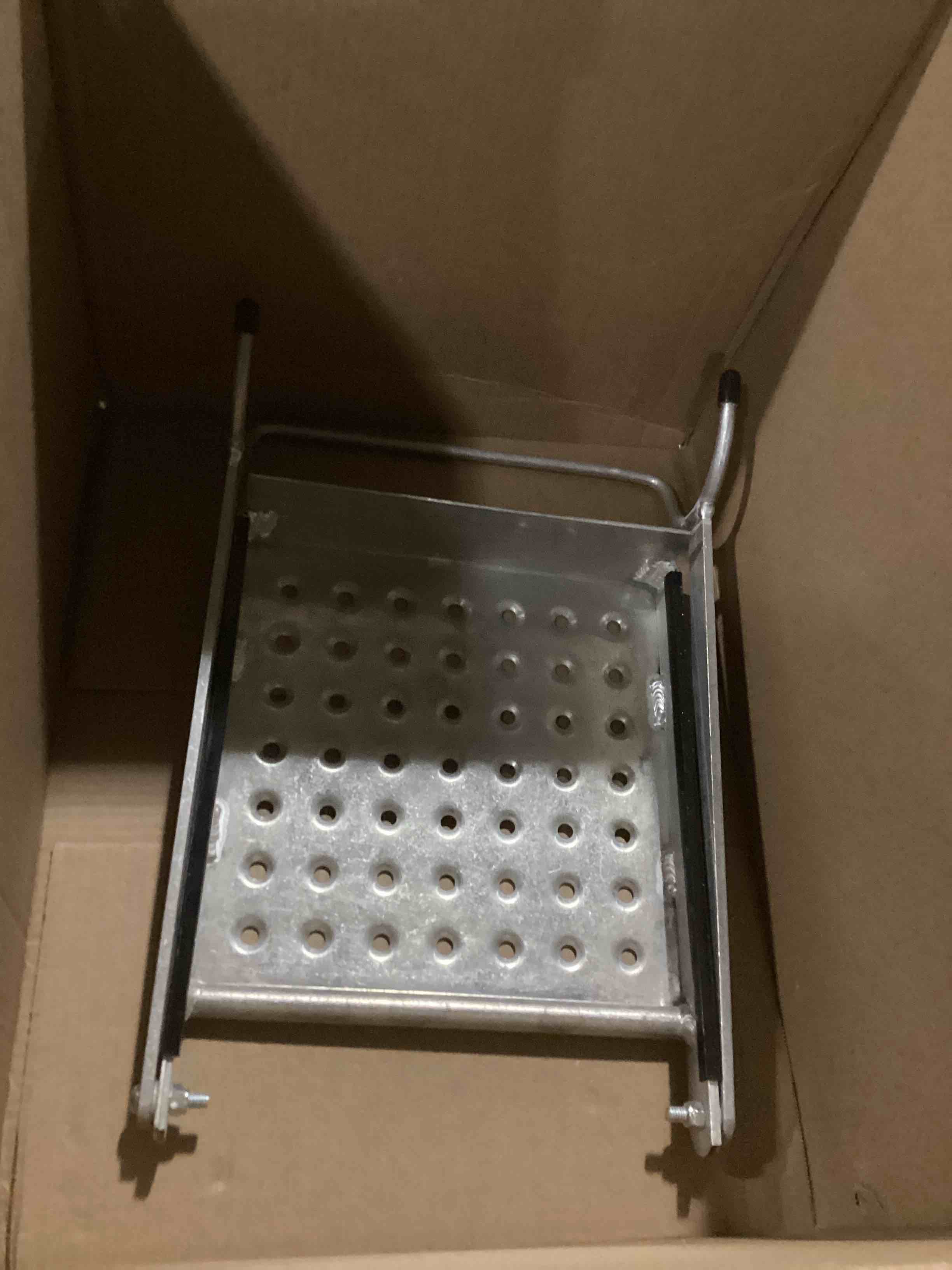 https://s3.amazonaws.com/lotting-images-prod/bidfta/PNK1306243_1741613248375.jpeg