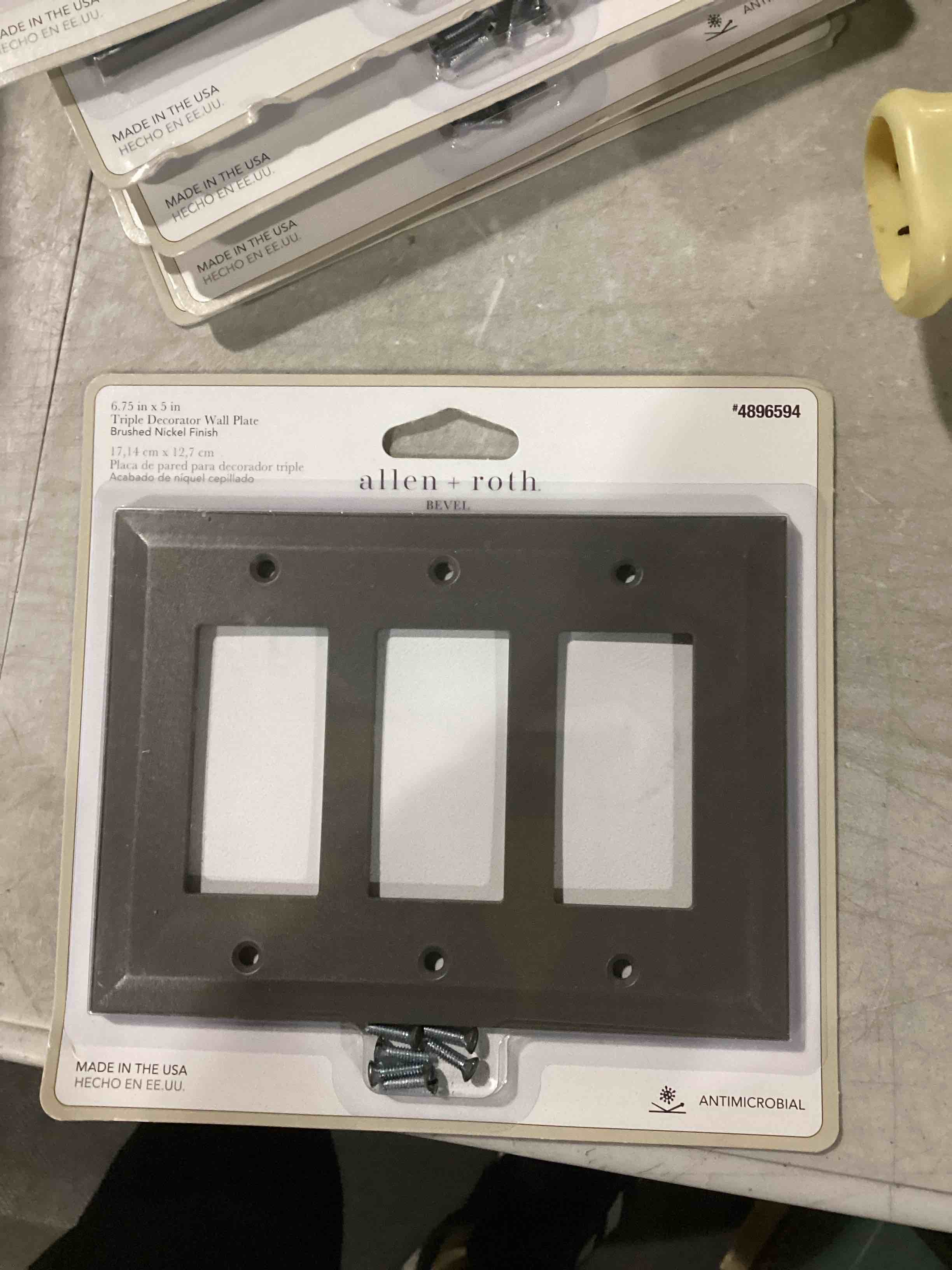 https://s3.amazonaws.com/lotting-images-prod/bidfta/PNK1307061_1741962673164.jpeg