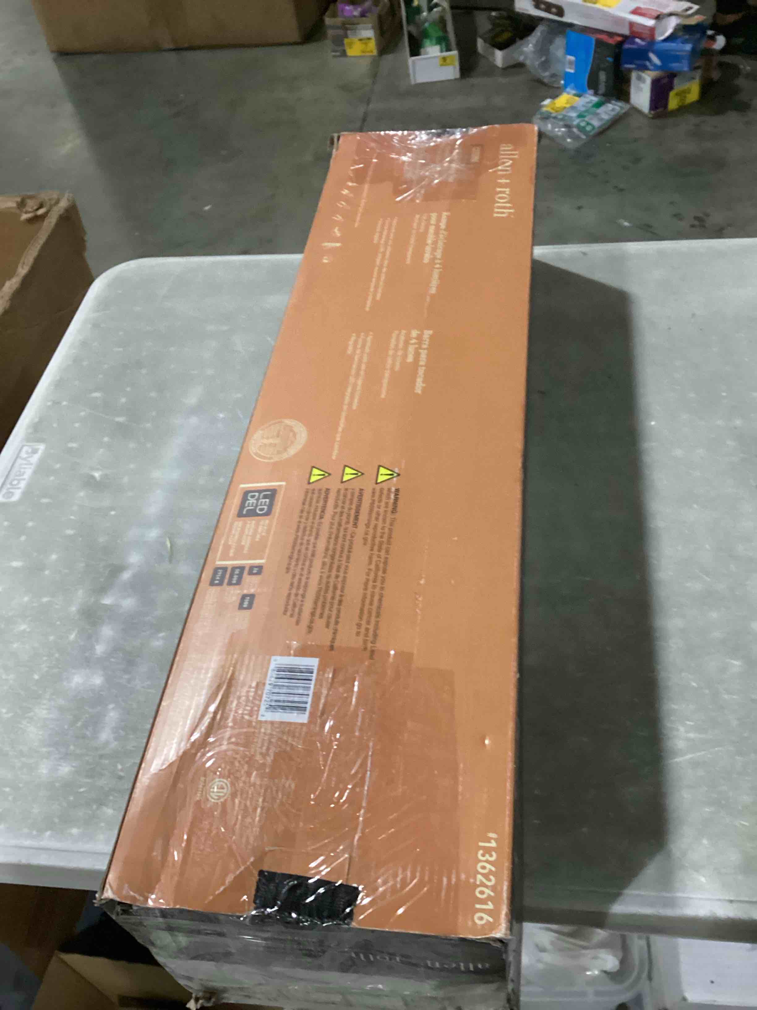 https://s3.amazonaws.com/lotting-images-prod/bidfta/PNK1307167_1741973233447.jpeg