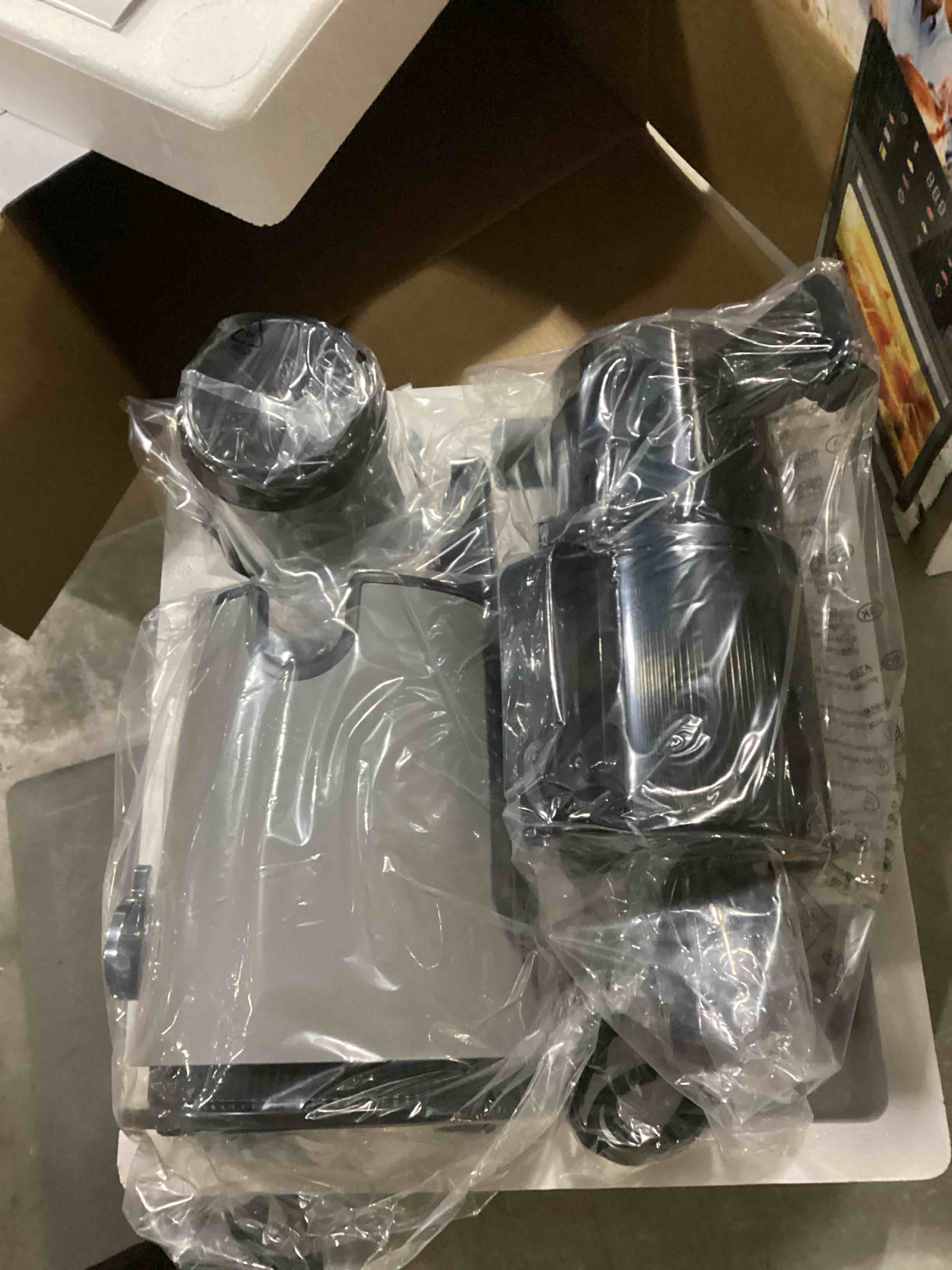 https://s3.amazonaws.com/lotting-images-prod/bidfta/PNK1308064_1742987424294.jpeg