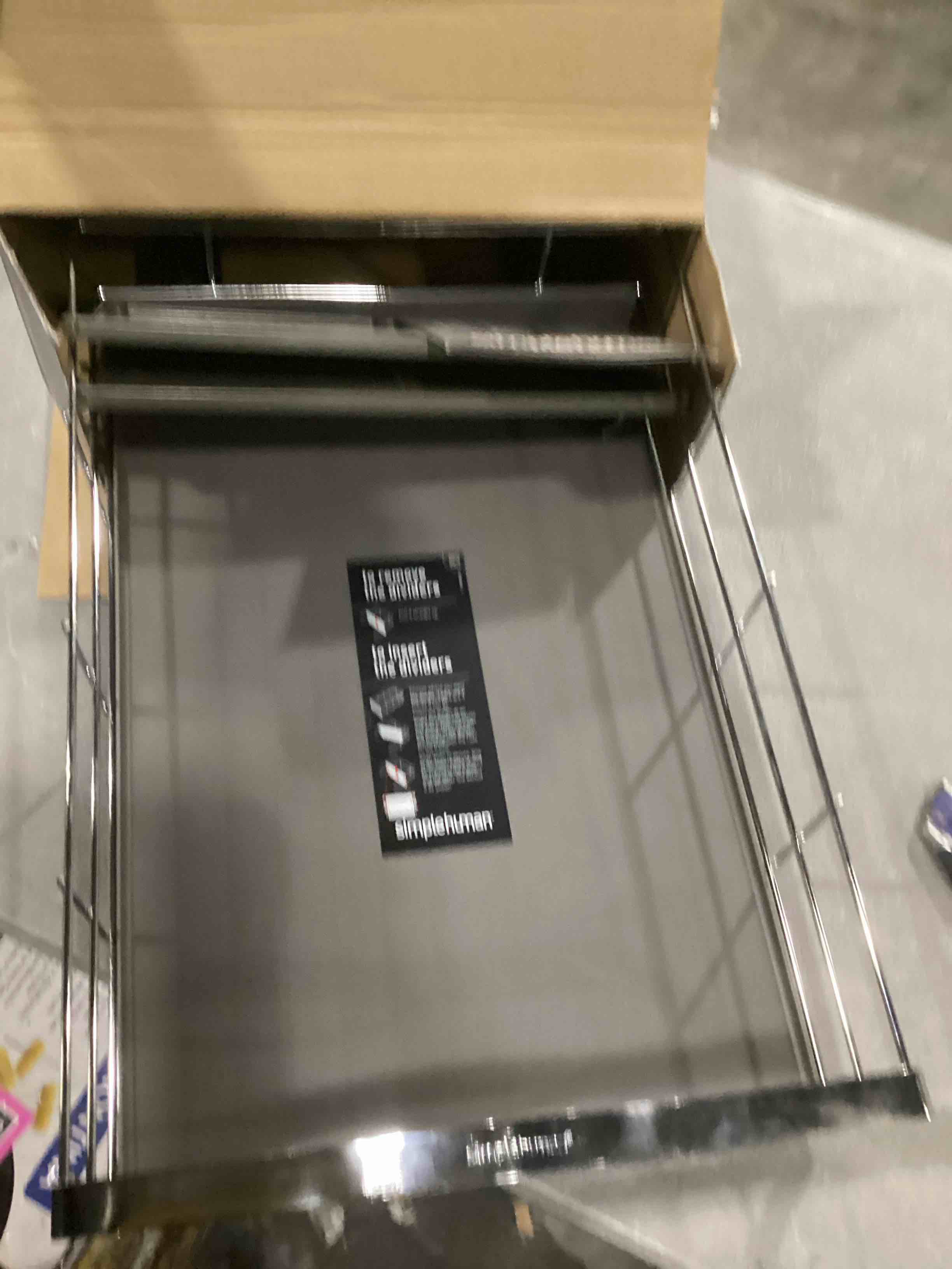 https://s3.amazonaws.com/lotting-images-prod/bidfta/PNK1309022_1743003732272.jpeg