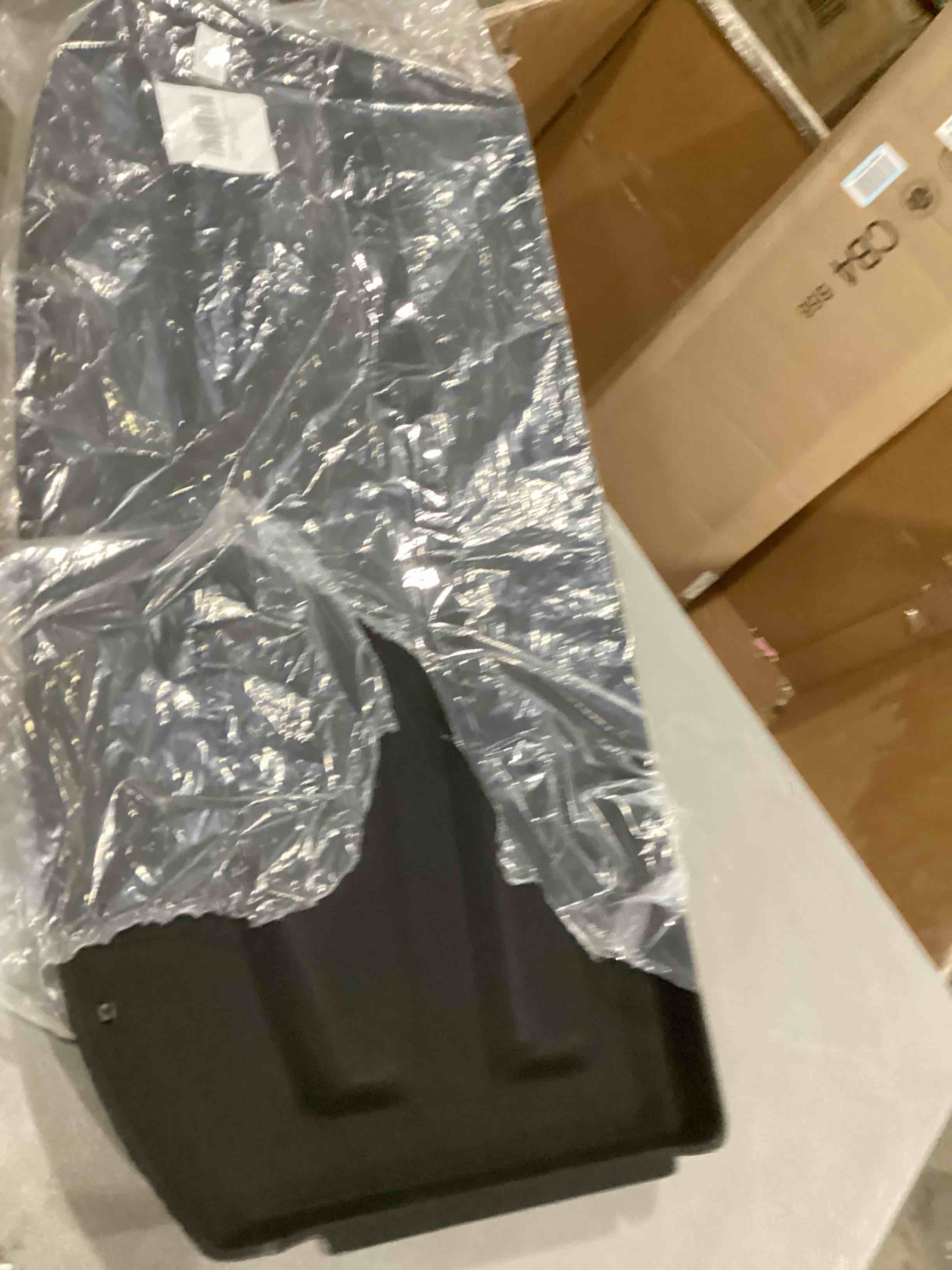 https://s3.amazonaws.com/lotting-images-prod/bidfta/PNK1309231_1743163661073.jpeg