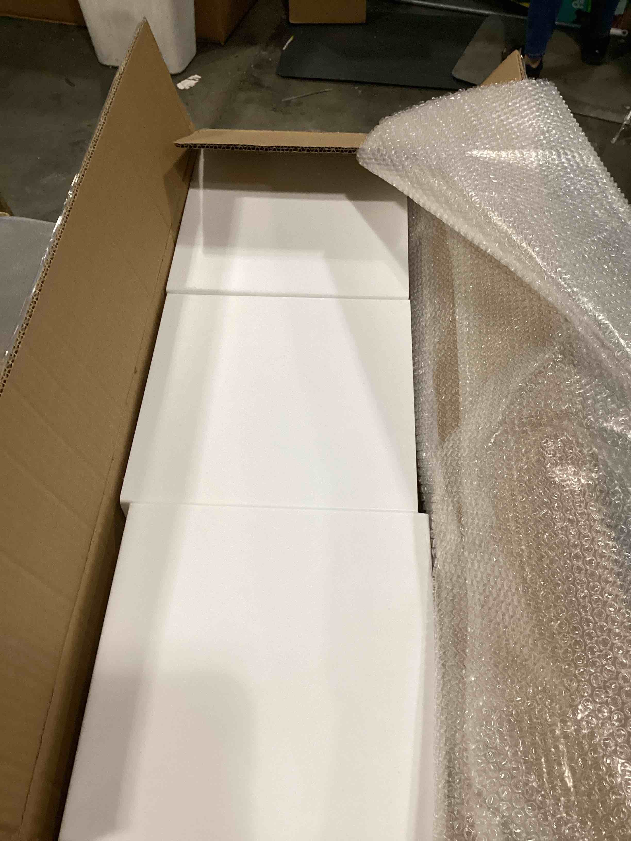 https://s3.amazonaws.com/lotting-images-prod/bidfta/PNK1309614_1743514214421.jpeg