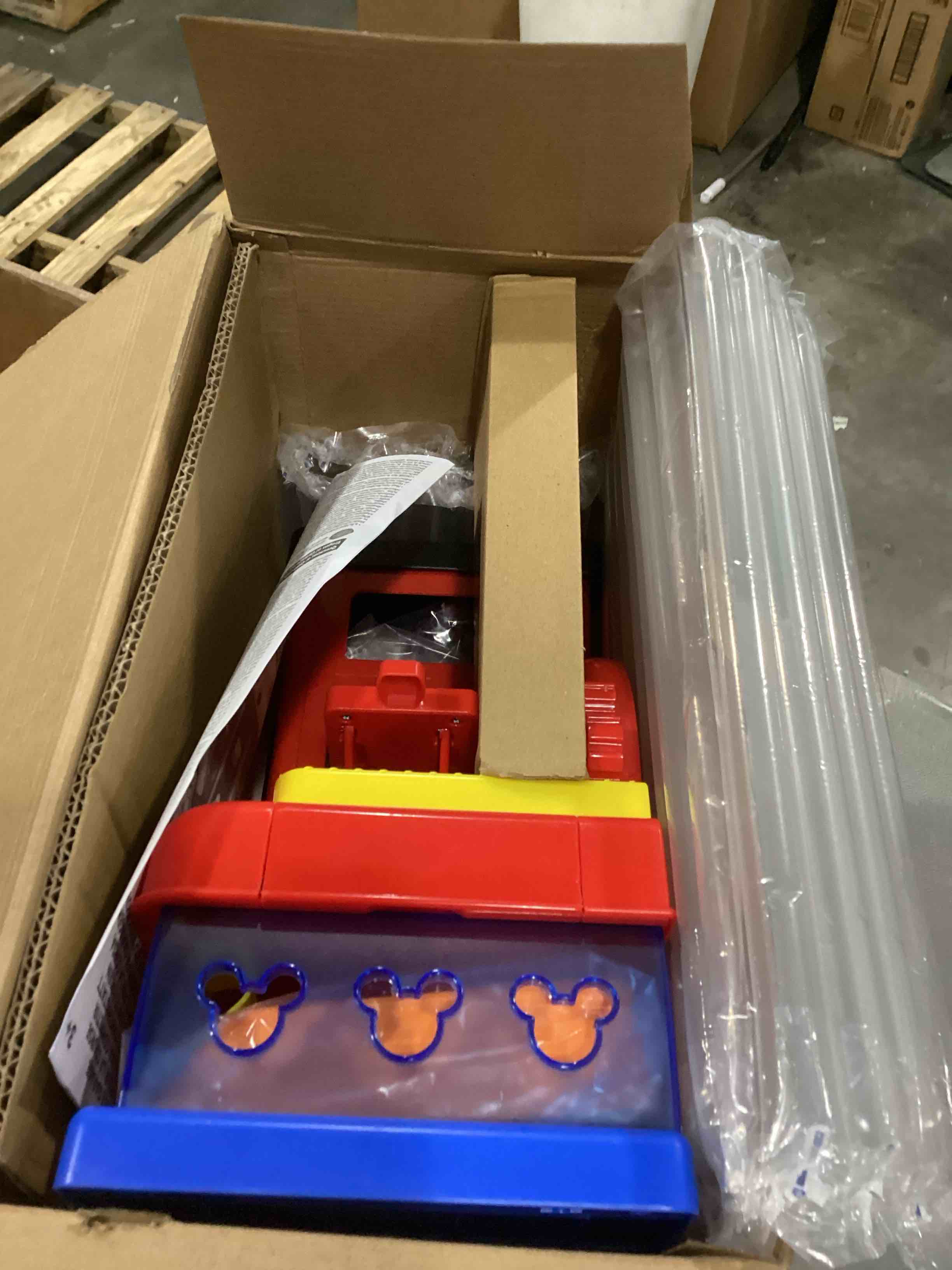 https://s3.amazonaws.com/lotting-images-prod/bidfta/PNK1310197_1744030882102.jpeg