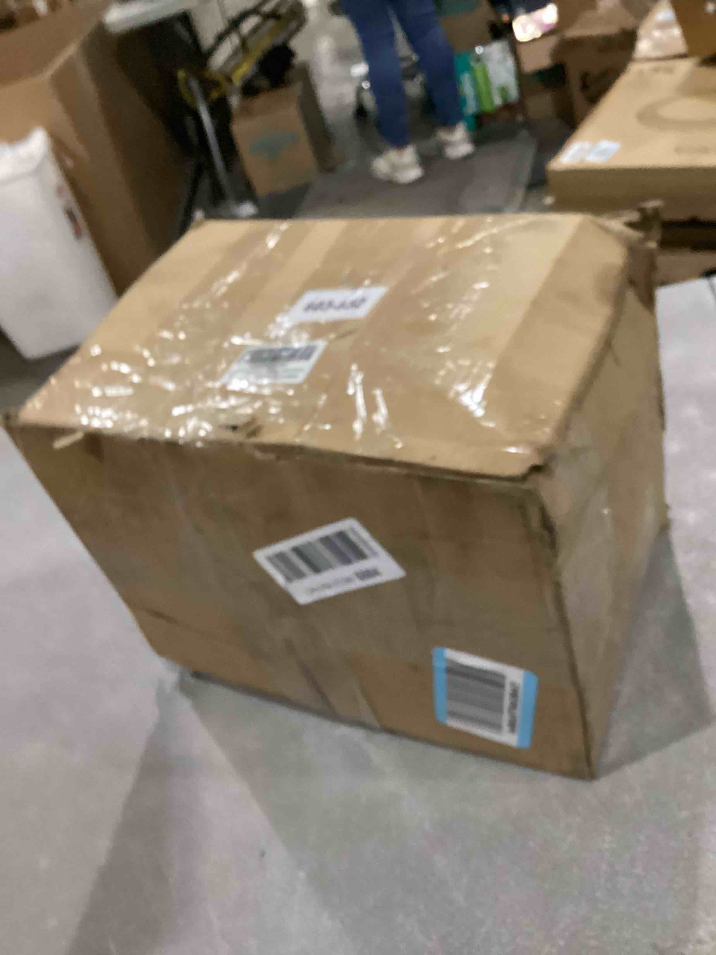 https://s3.amazonaws.com/lotting-images-prod/bidfta/PNK1310768_1744304042693.jpeg