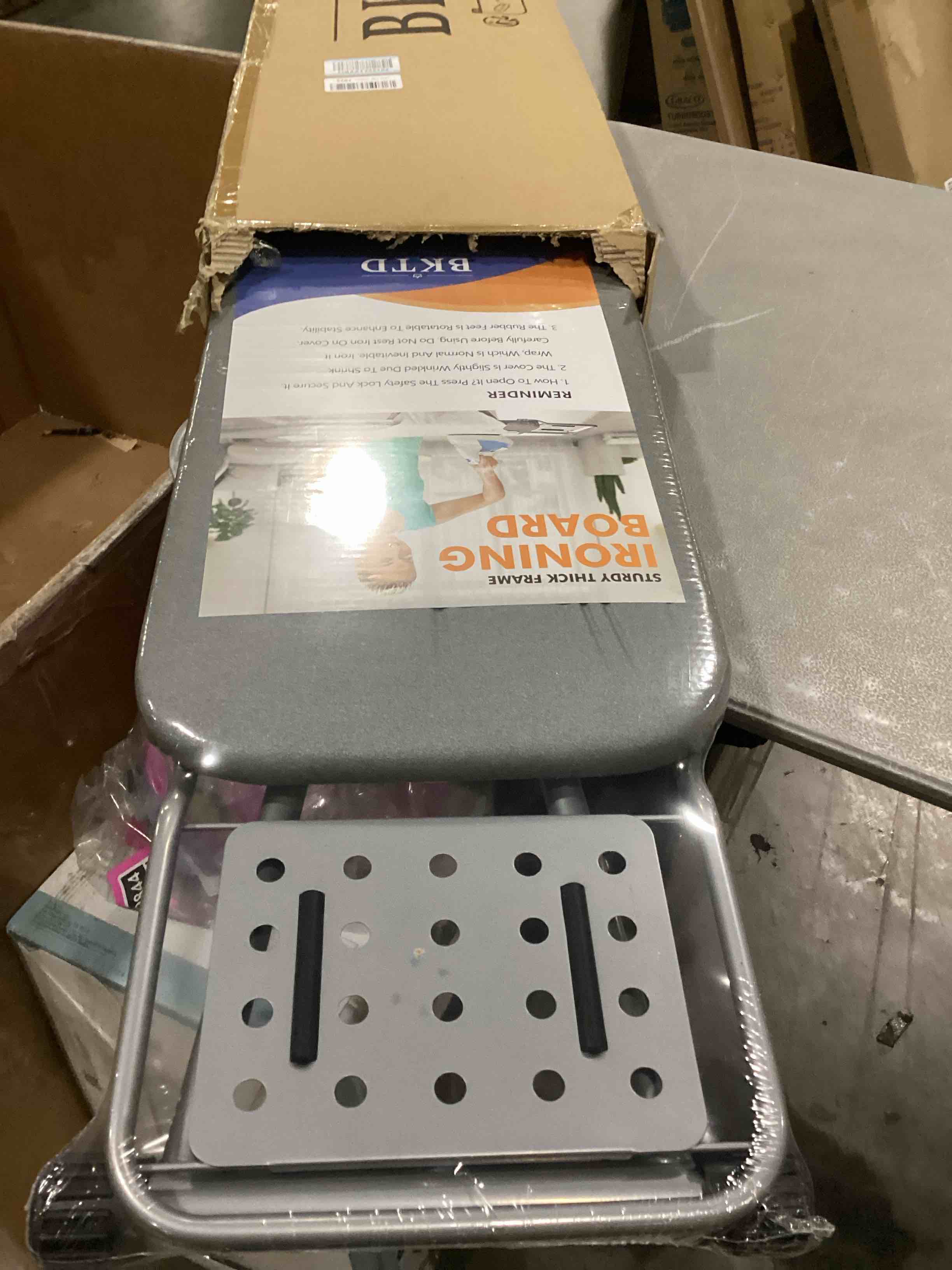 https://s3.amazonaws.com/lotting-images-prod/bidfta/PNK1310784_1744305889084.jpeg
