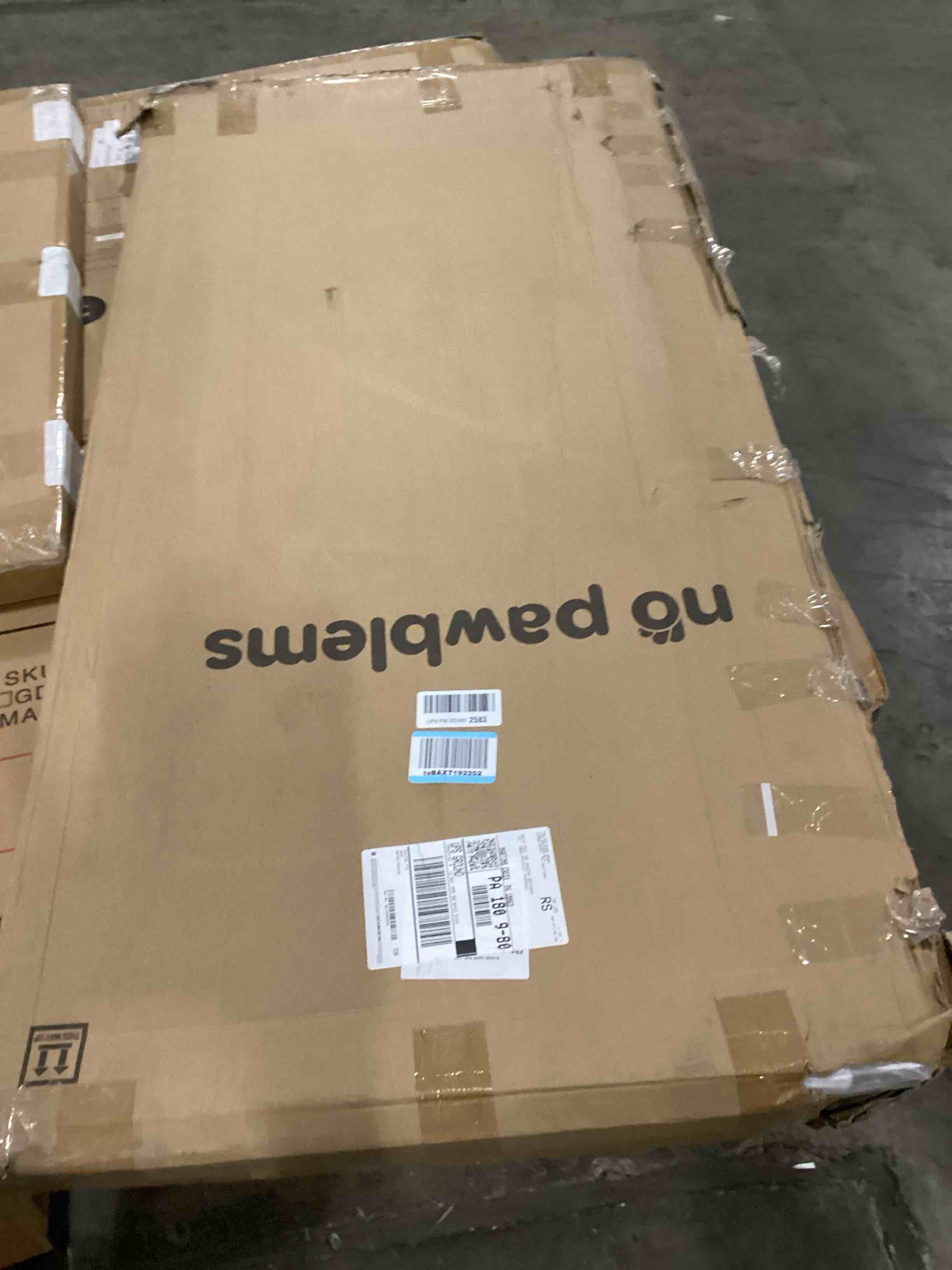 https://s3.amazonaws.com/lotting-images-prod/bidfta/PNK1310932_1744390142470.jpeg