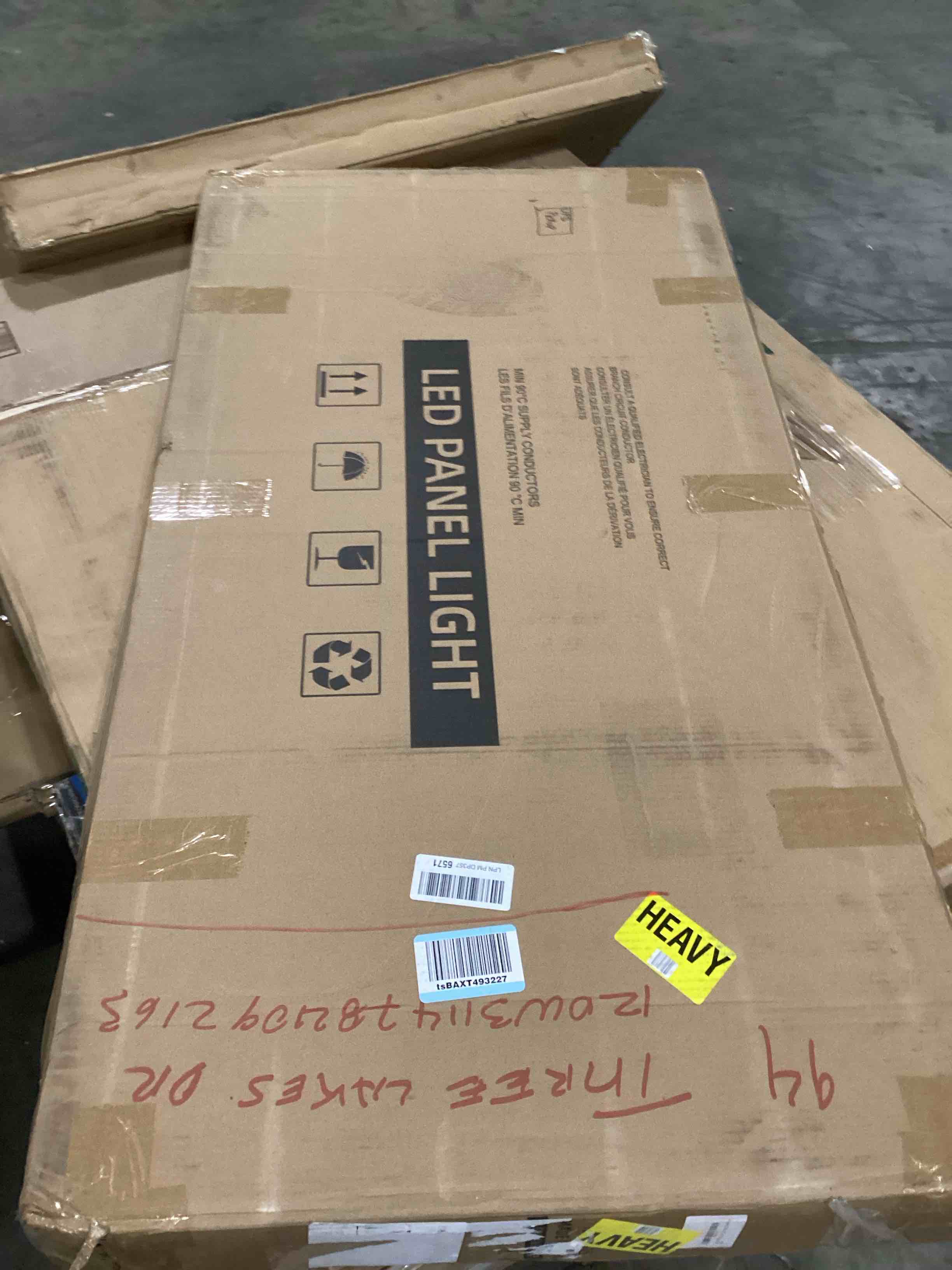 https://s3.amazonaws.com/lotting-images-prod/bidfta/PNK1311095_1744645805786.jpeg