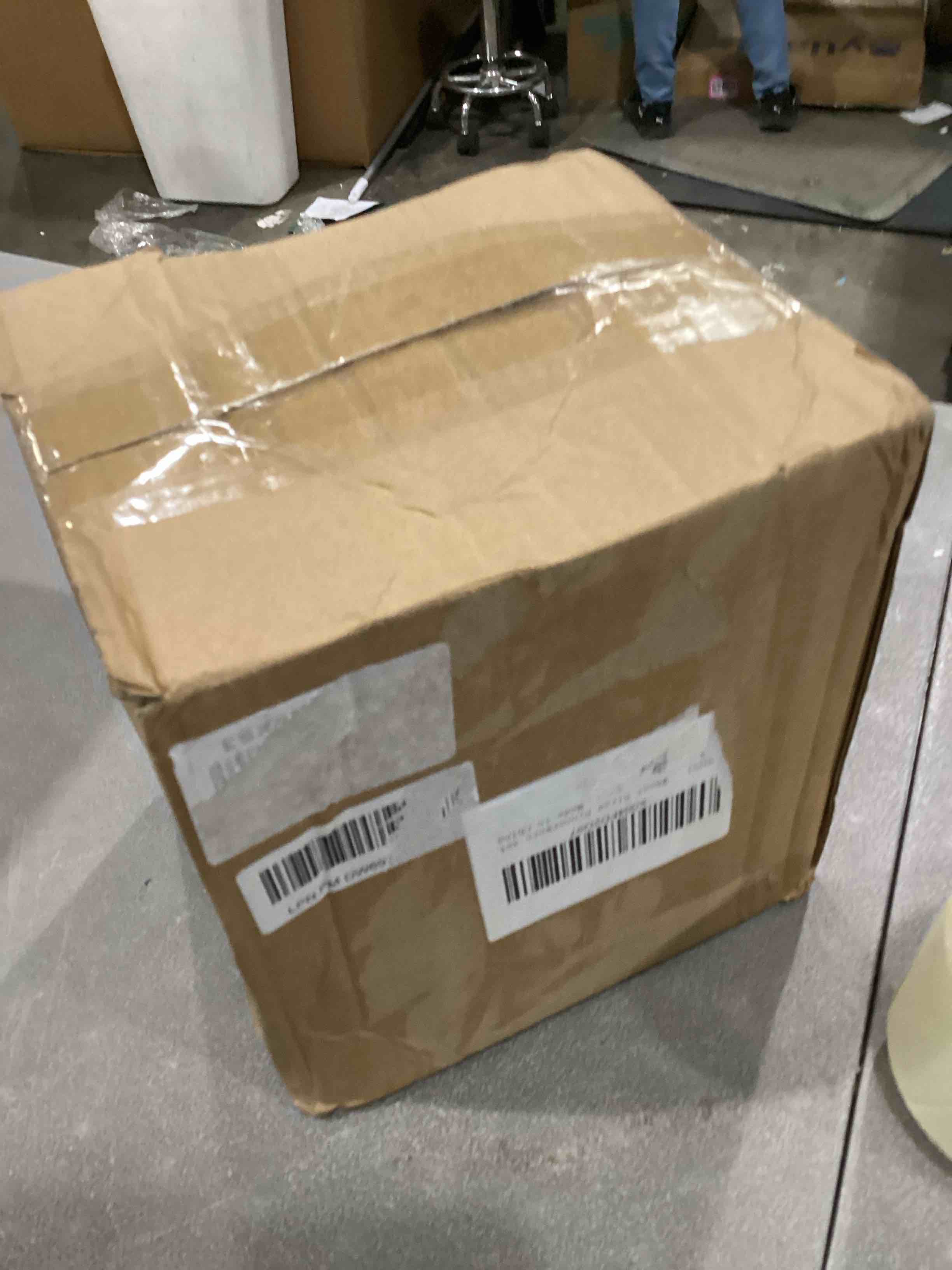 https://s3.amazonaws.com/lotting-images-prod/bidfta/PNK1311263_1744732509739.jpeg
