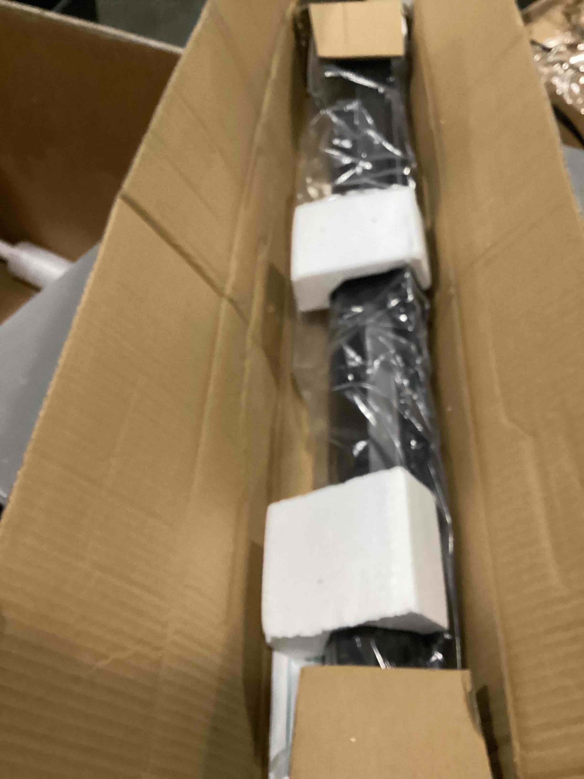 https://s3.amazonaws.com/lotting-images-prod/bidfta/PNK1311845_1745407171018.jpeg