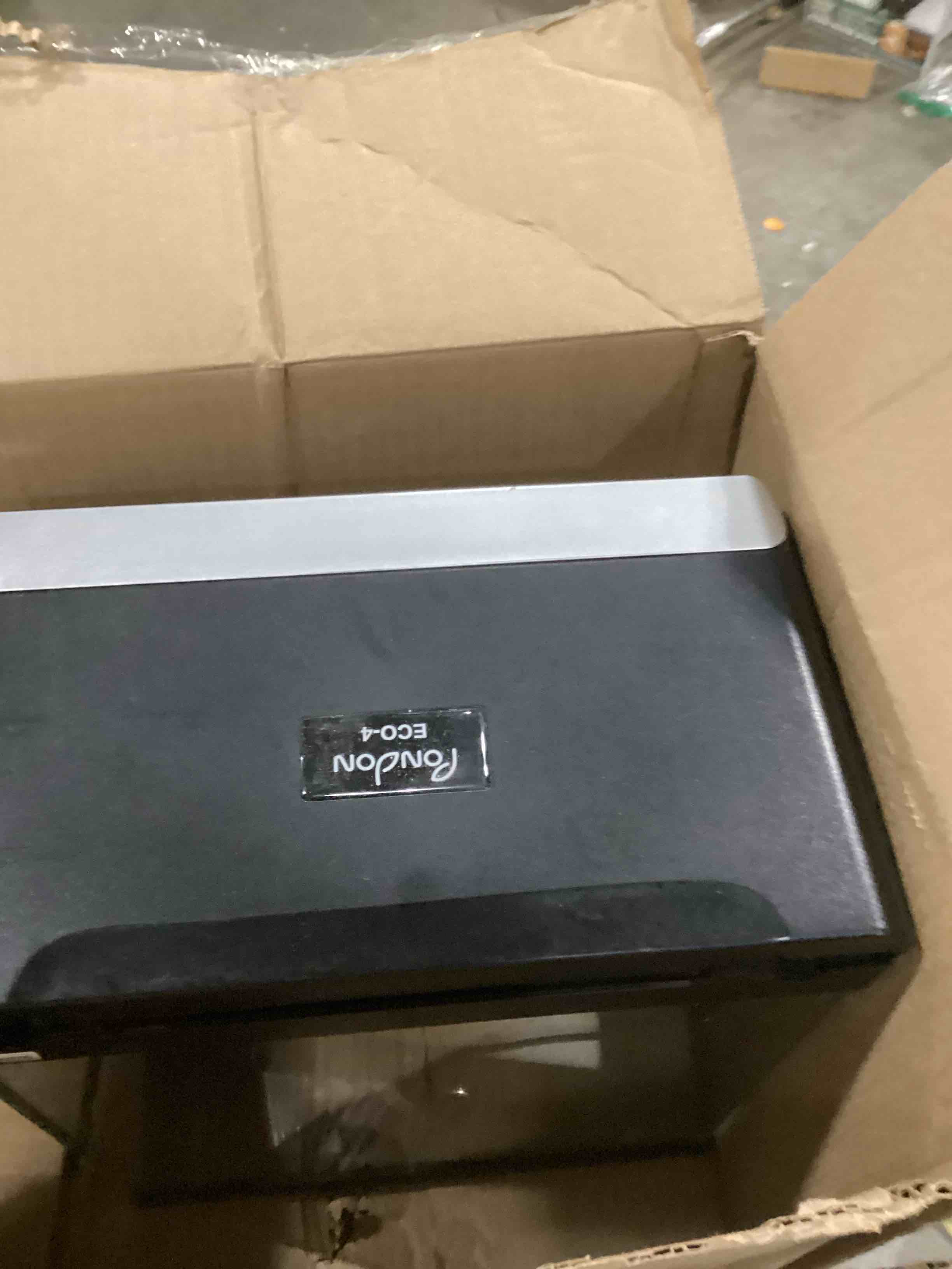 https://s3.amazonaws.com/lotting-images-prod/bidfta/PNK1311983_1745427624089.jpeg