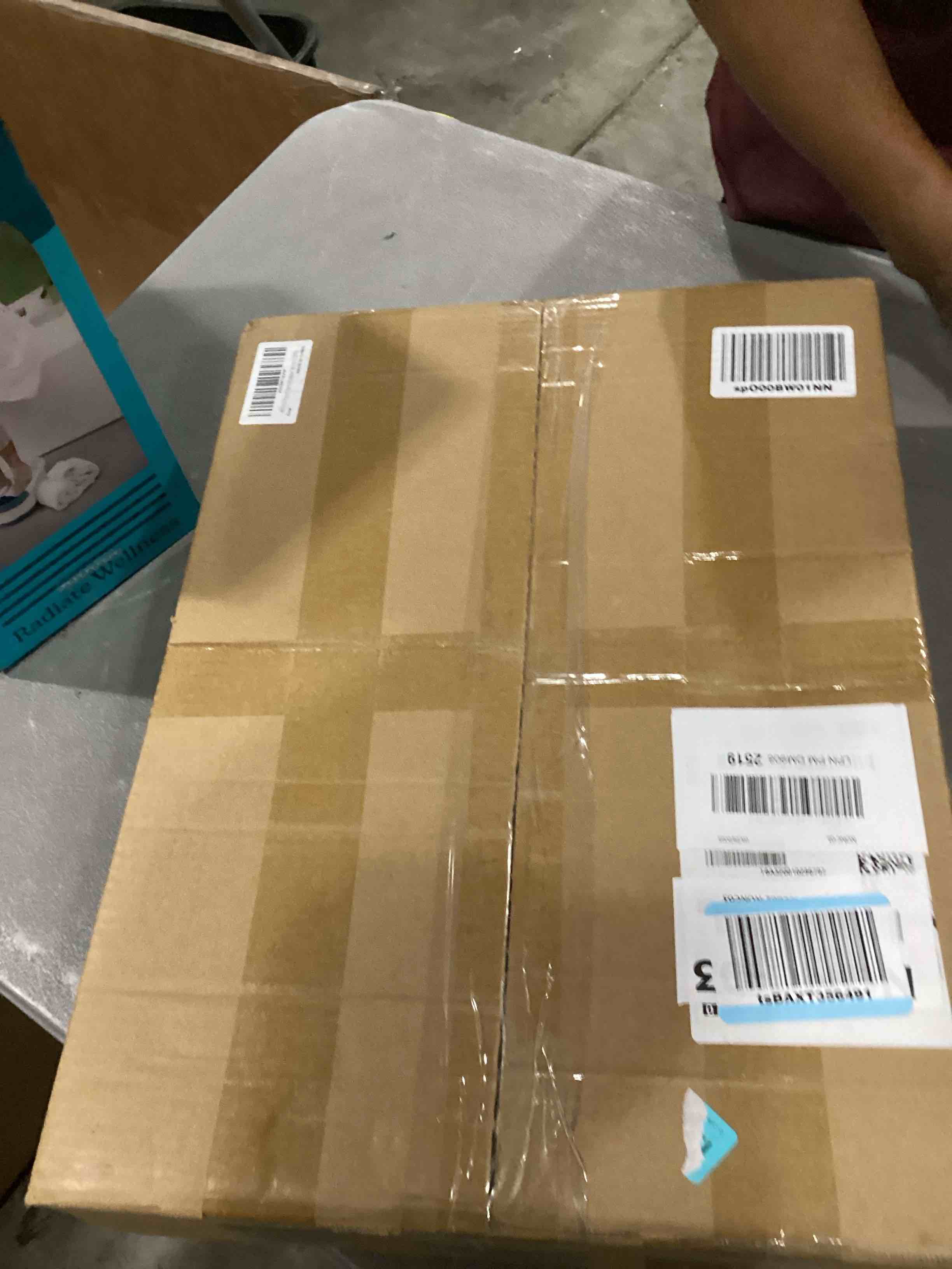 https://s3.amazonaws.com/lotting-images-prod/bidfta/PNK1311992_1745429376153.jpeg