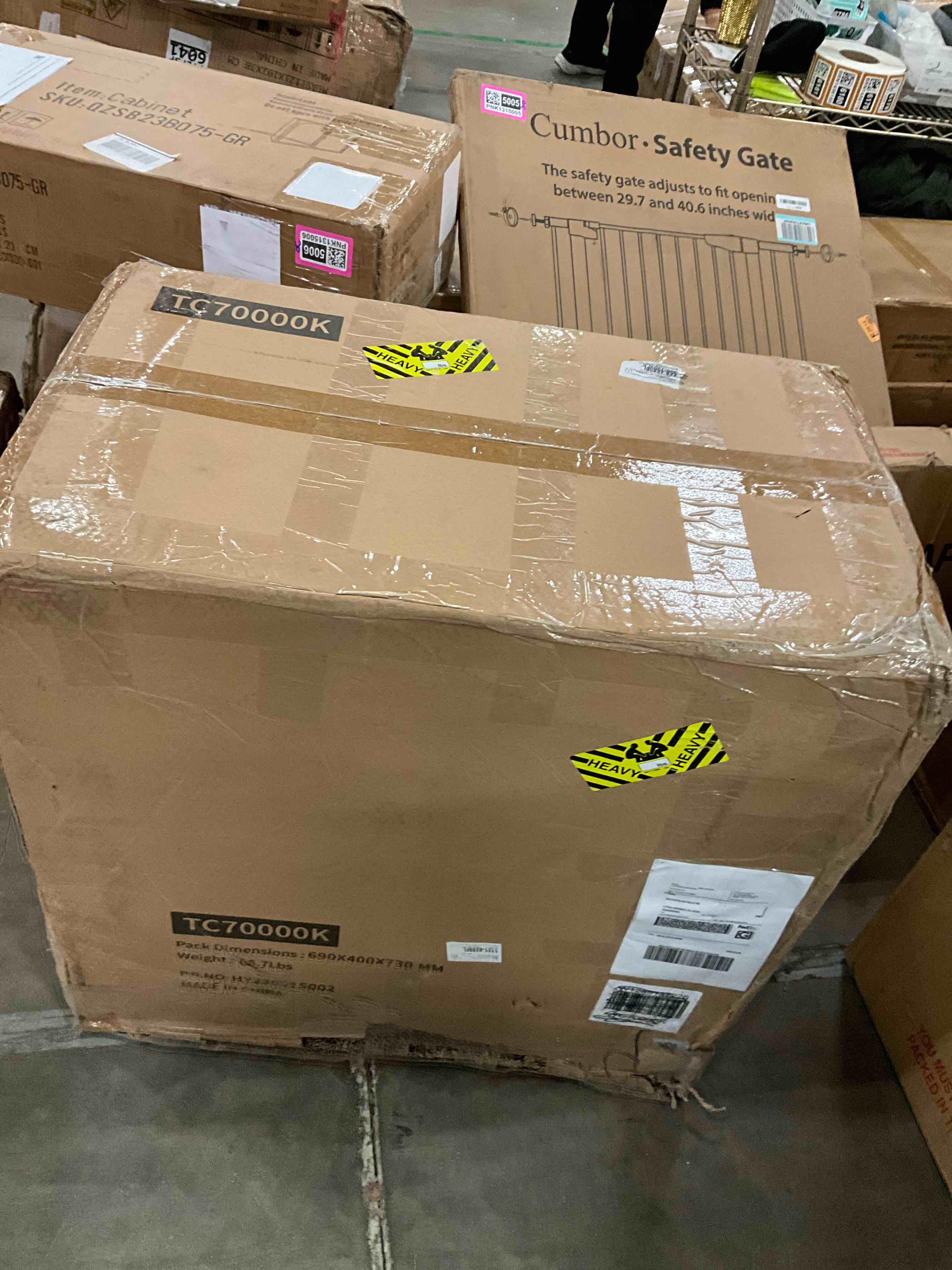 https://s3.amazonaws.com/lotting-images-prod/bidfta/PNK1315002_1736349703363.jpeg
