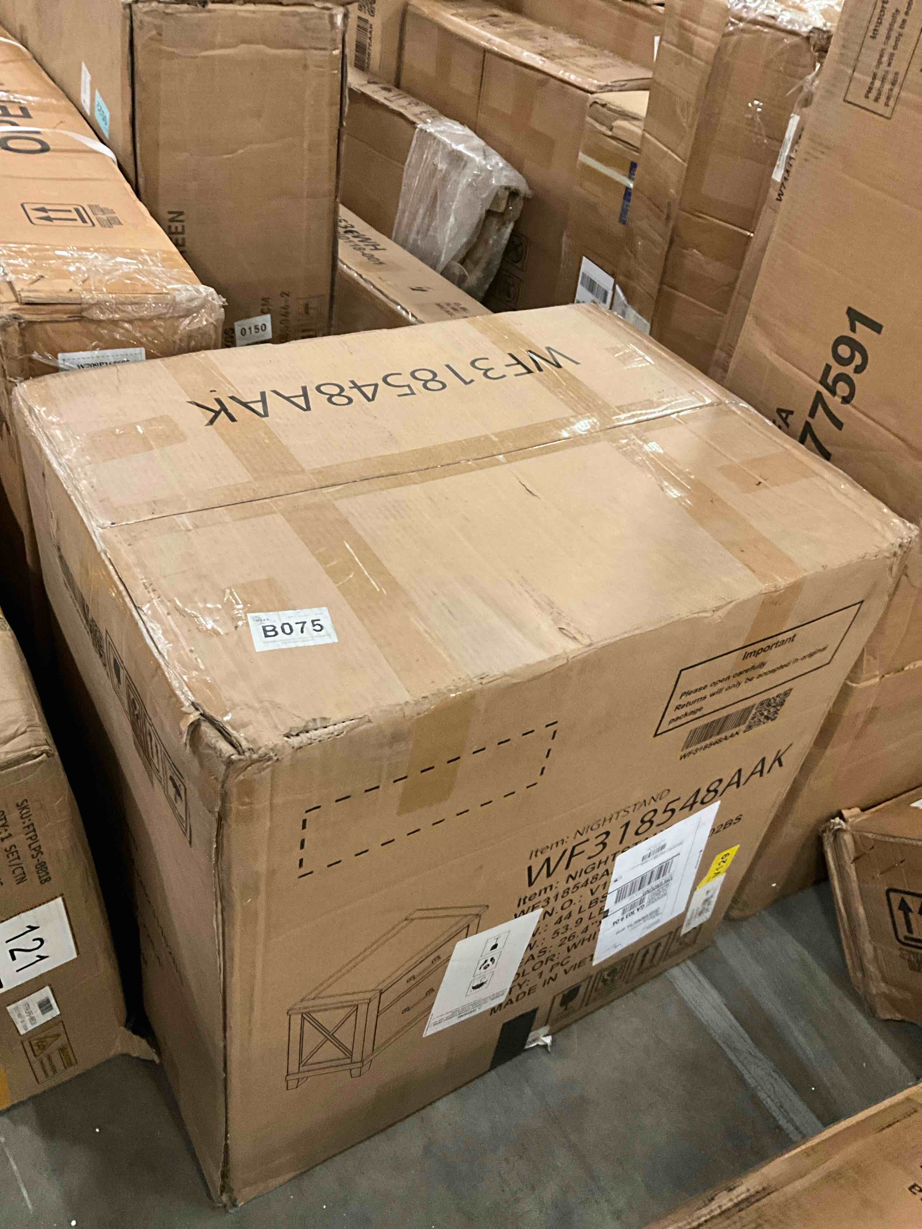 https://s3.amazonaws.com/lotting-images-prod/bidfta/PNK1315018_1736349962522.jpeg