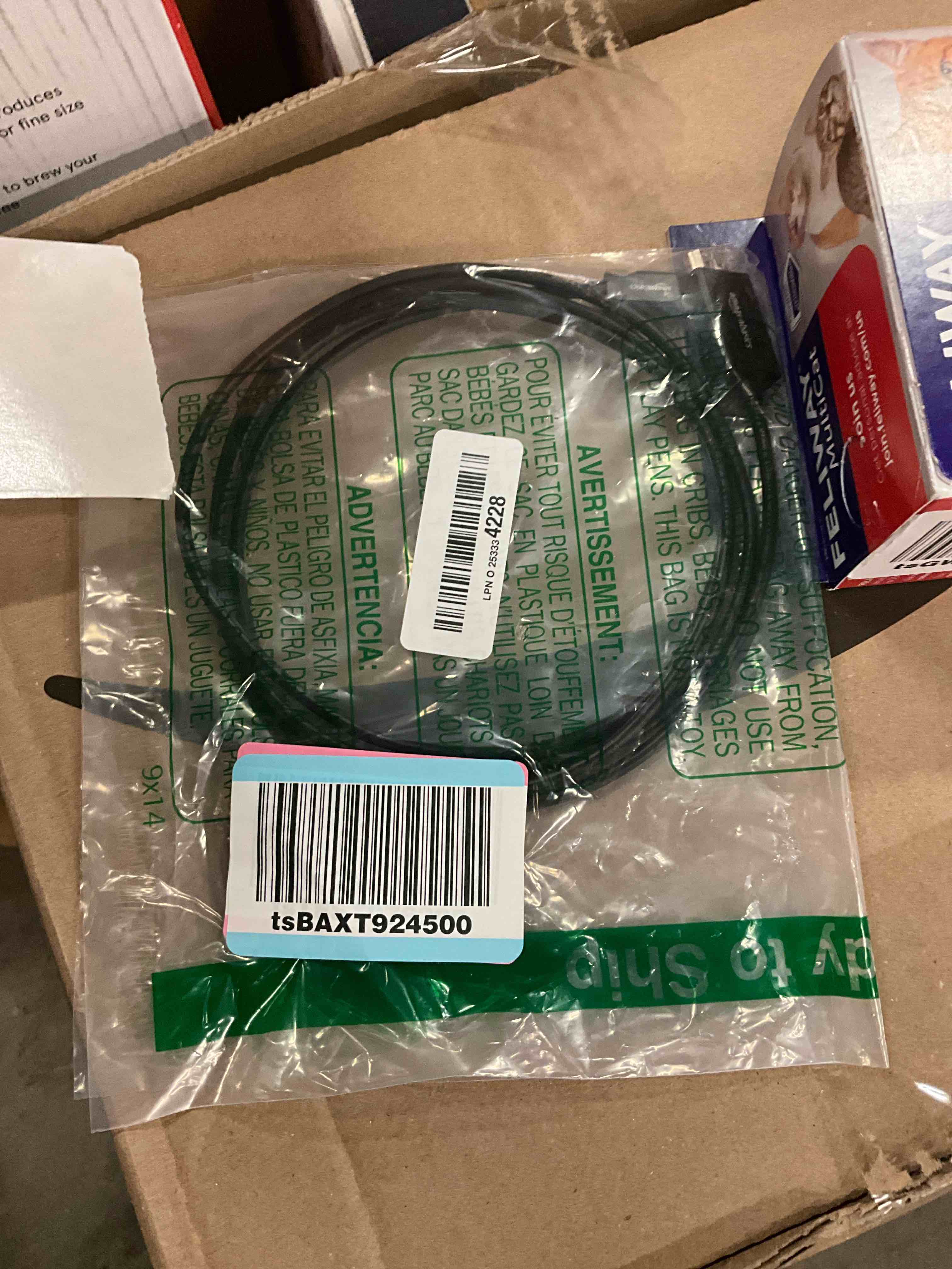 https://s3.amazonaws.com/lotting-images-prod/bidfta/PNK1315531_1736455608017.jpeg