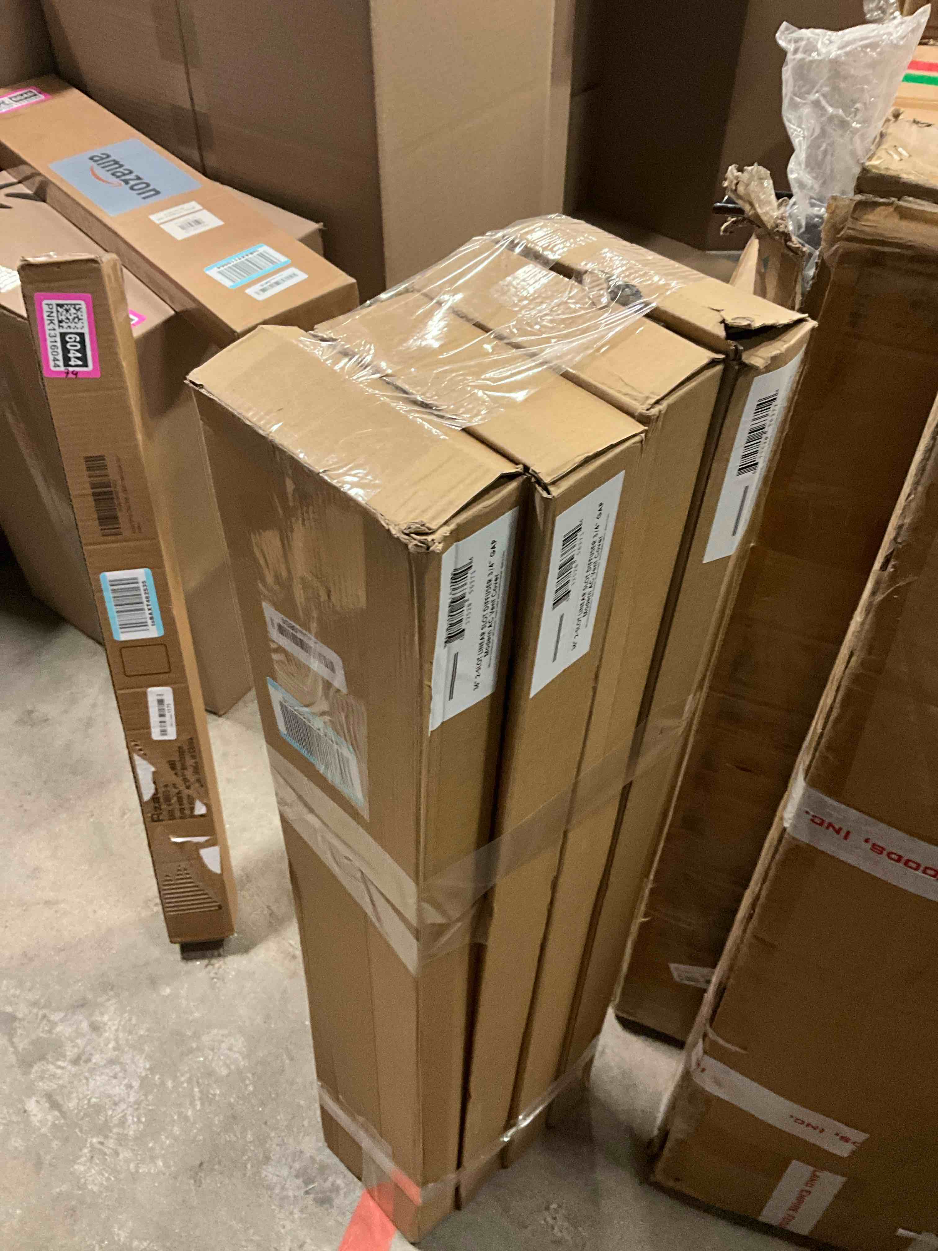 https://s3.amazonaws.com/lotting-images-prod/bidfta/PNK1315960_1736867335695.jpeg