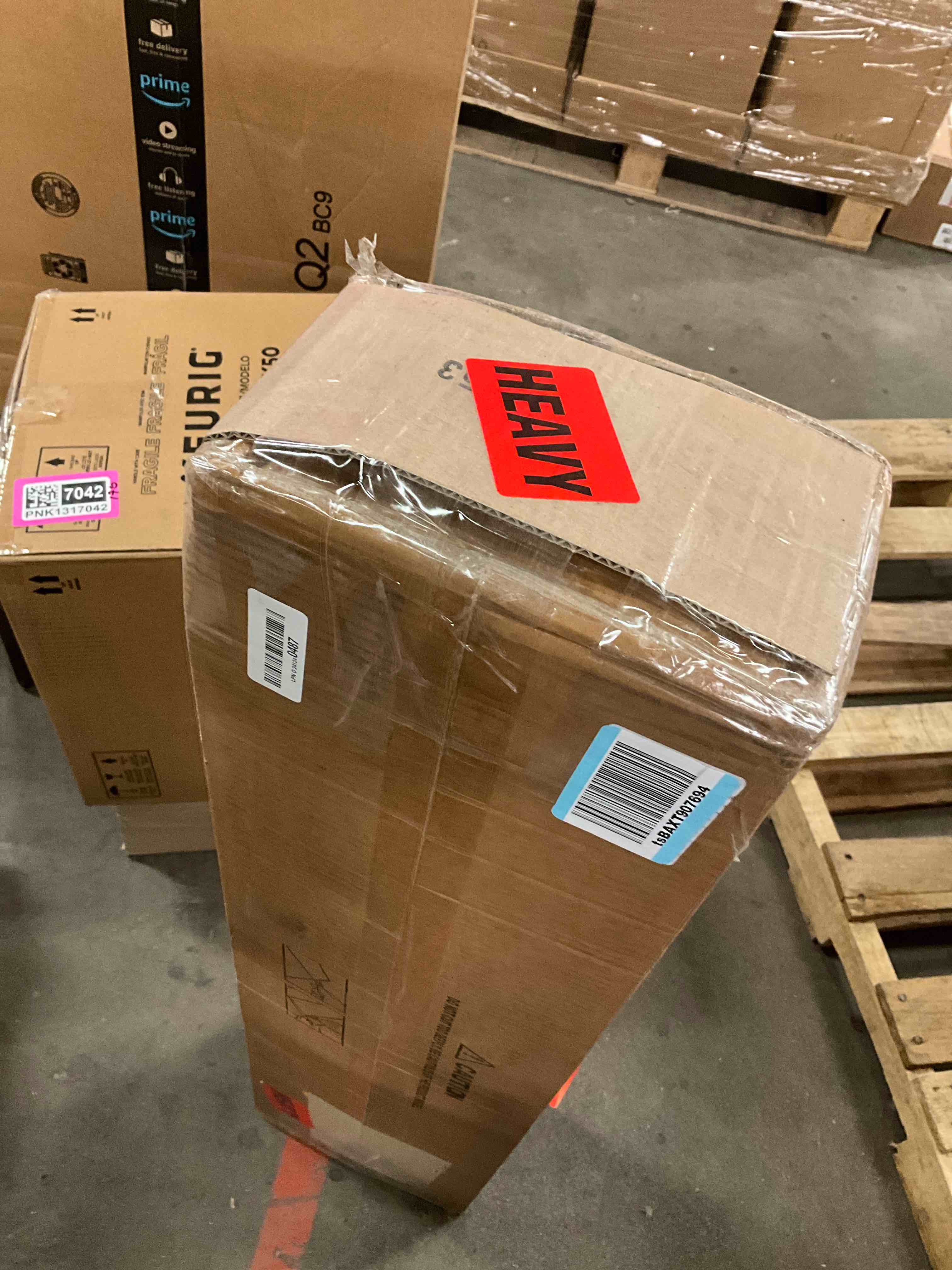 https://s3.amazonaws.com/lotting-images-prod/bidfta/PNK1317041_1737672032103.jpeg