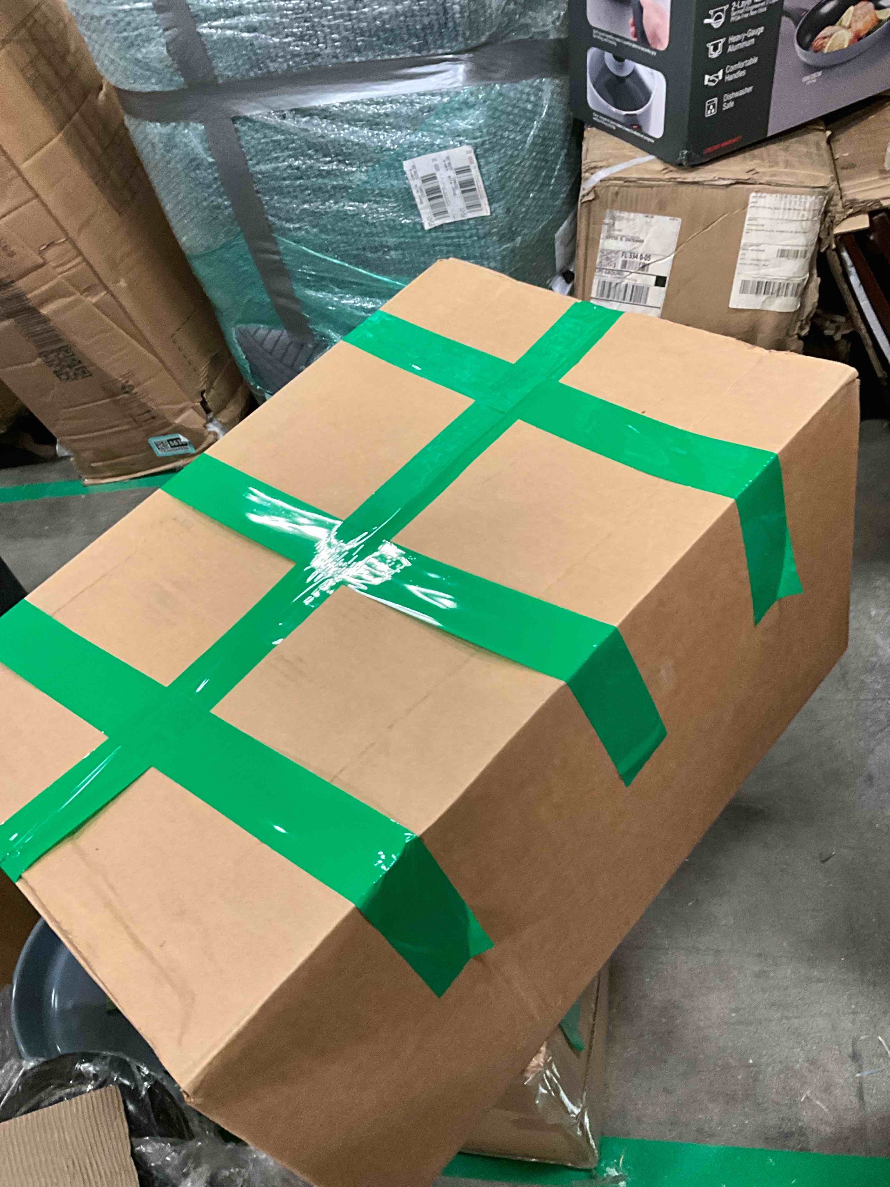 https://s3.amazonaws.com/lotting-images-prod/bidfta/PNK1317608_1738102404684.jpeg