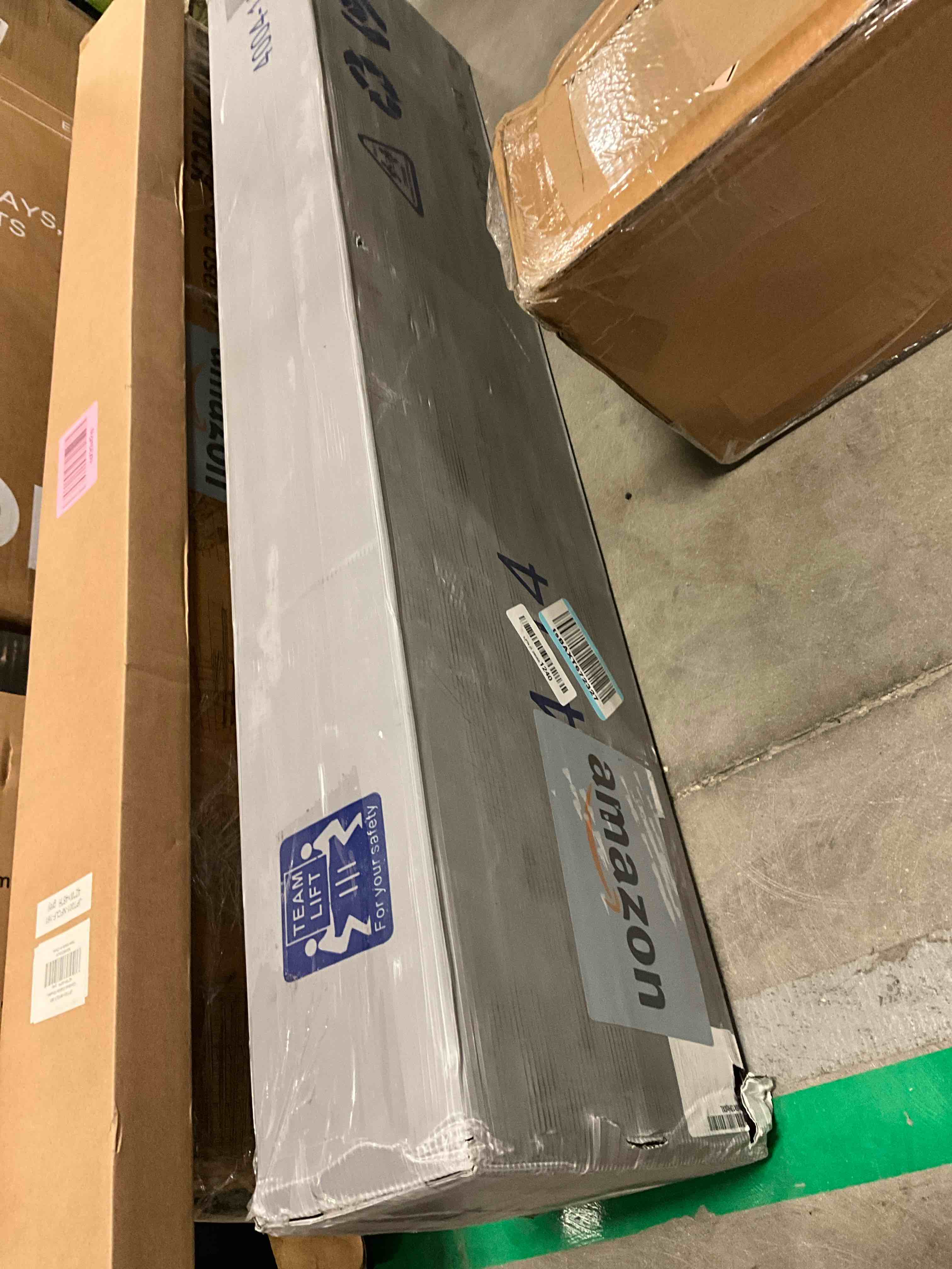 https://s3.amazonaws.com/lotting-images-prod/bidfta/PNK1319228_1739286029030.jpeg