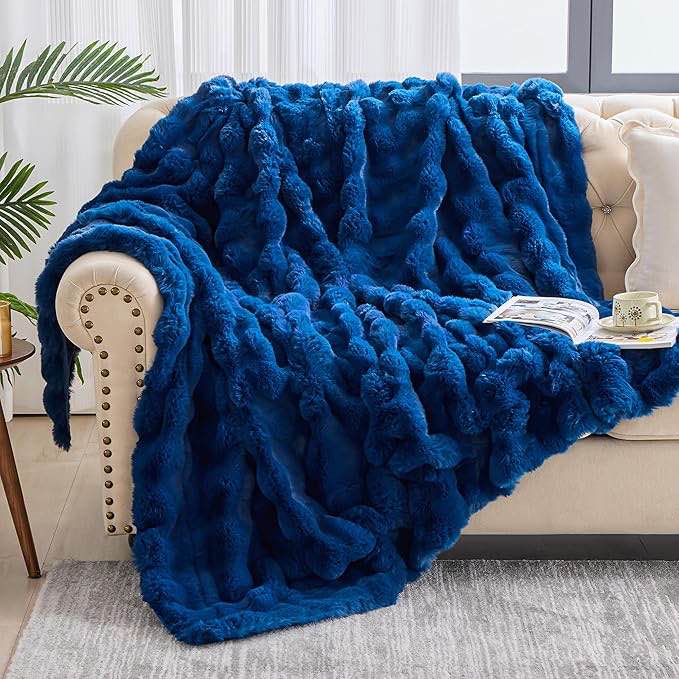 Fluffy Faux Fur Throw Blanket for Couch Sofa Bed, Cozy Soft Plush Faux Rabbit Fur Throw, Thick Warm Fuzzy Home Living Room Decorative Blanket