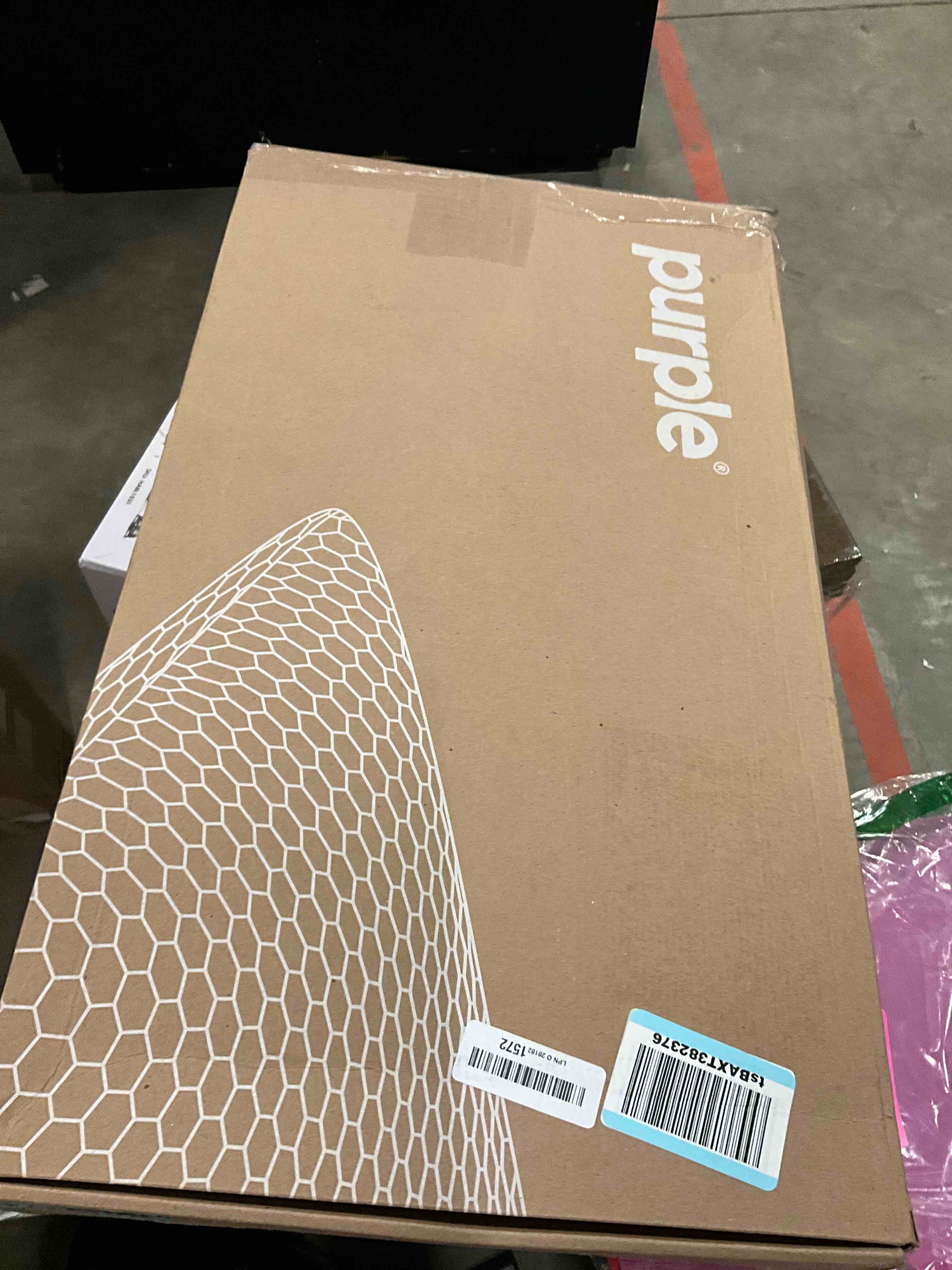 https://s3.amazonaws.com/lotting-images-prod/bidfta/PNK1320100_1739975435631.jpeg