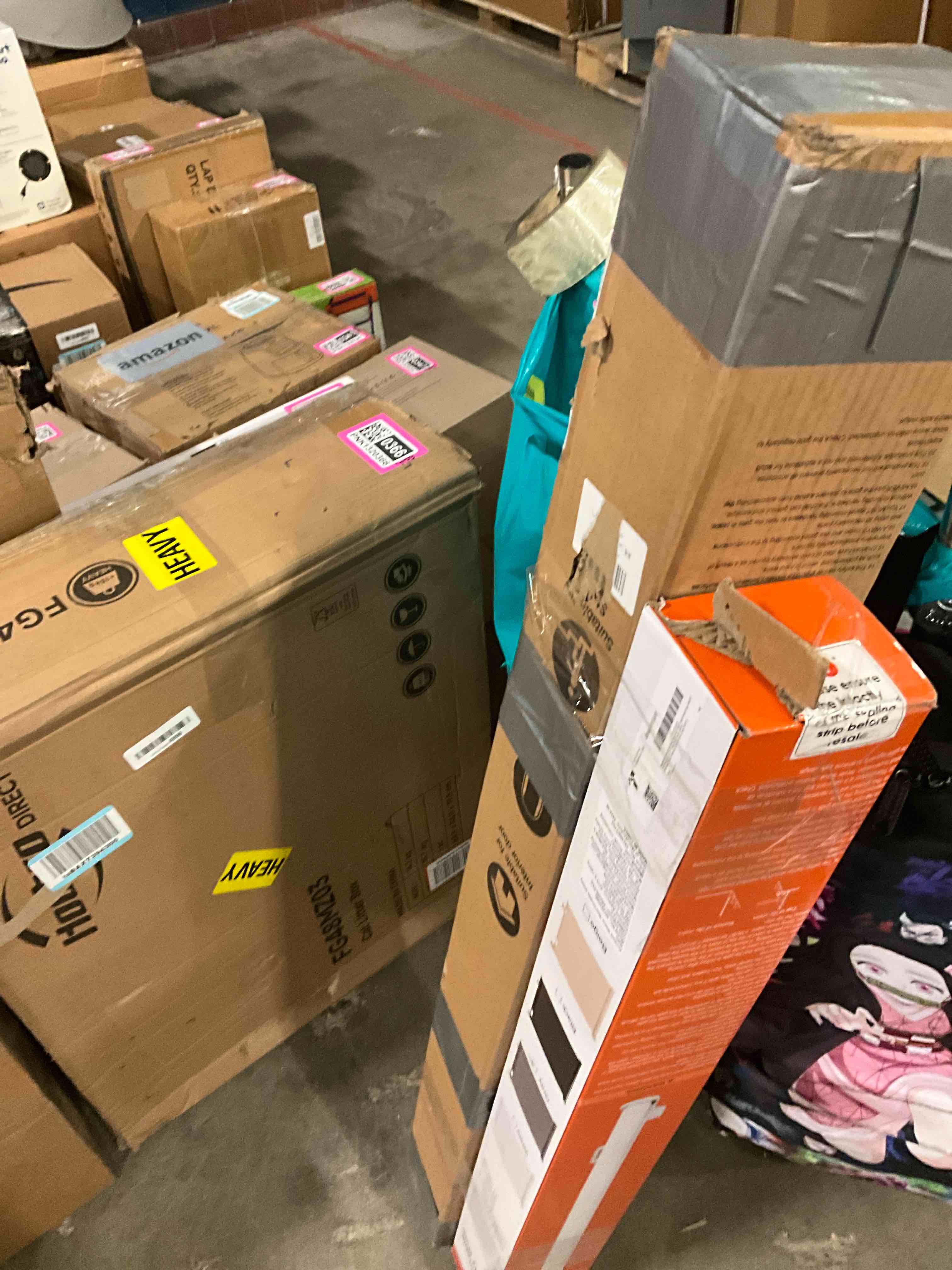 https://s3.amazonaws.com/lotting-images-prod/bidfta/PNK1320365_1740178259056.jpeg
