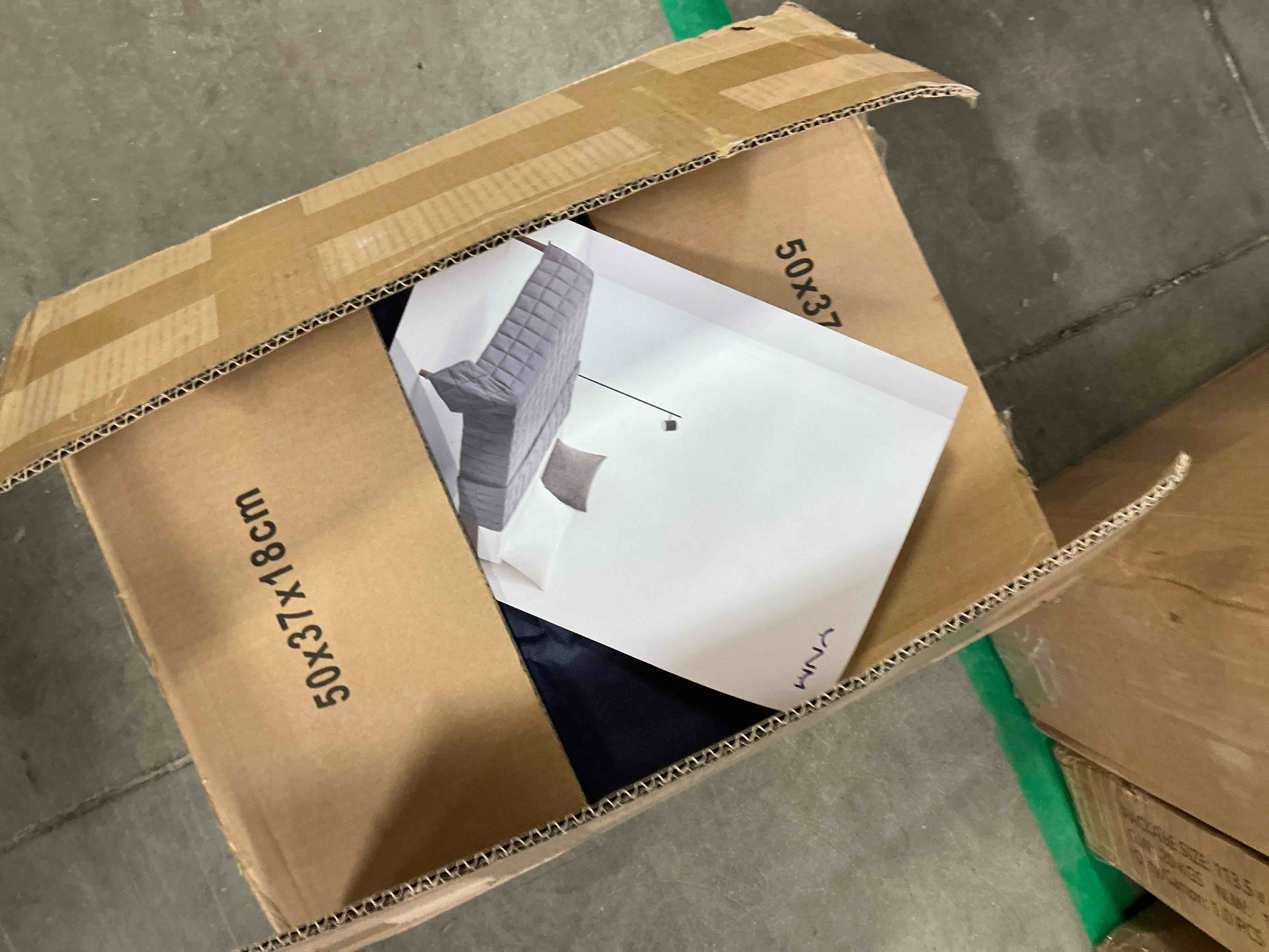 https://s3.amazonaws.com/lotting-images-prod/bidfta/PNK1321431_1739891136459.jpeg