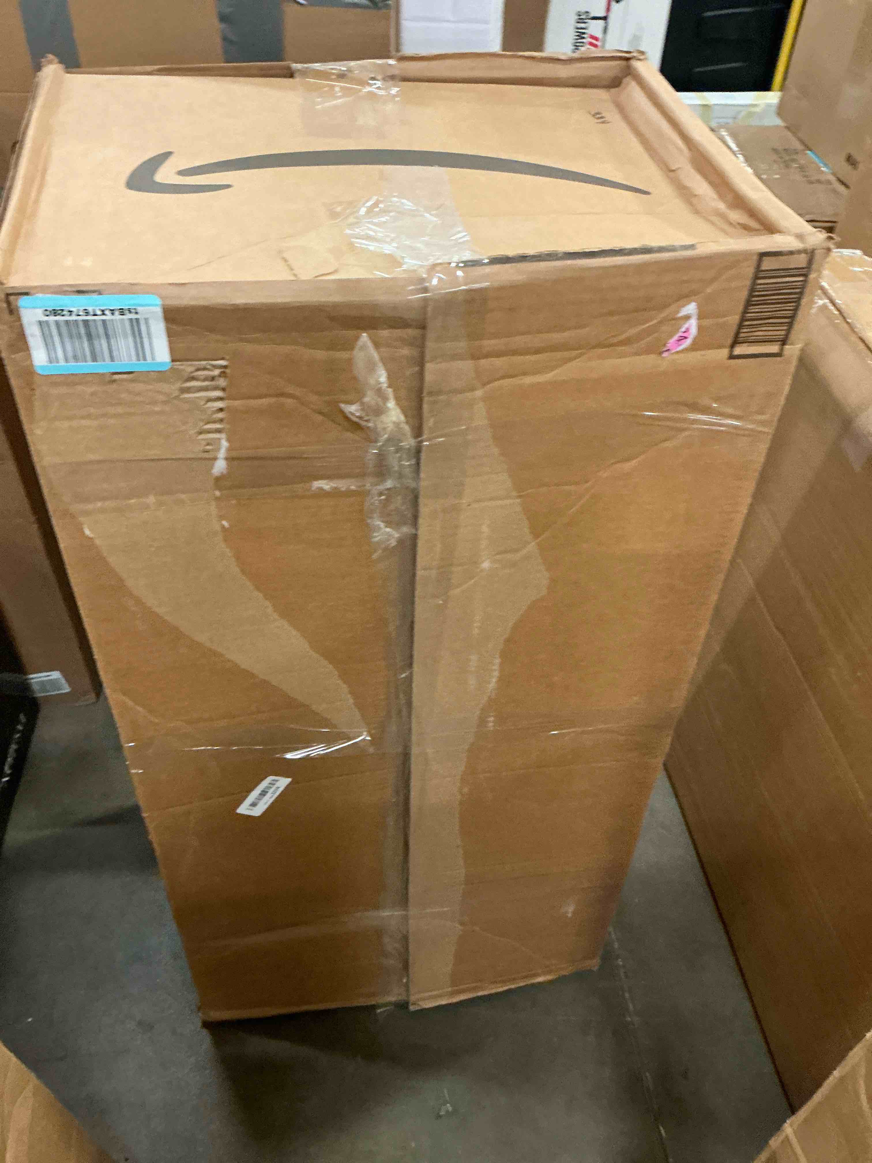 https://s3.amazonaws.com/lotting-images-prod/bidfta/PNK1321434_1739891752181.jpeg