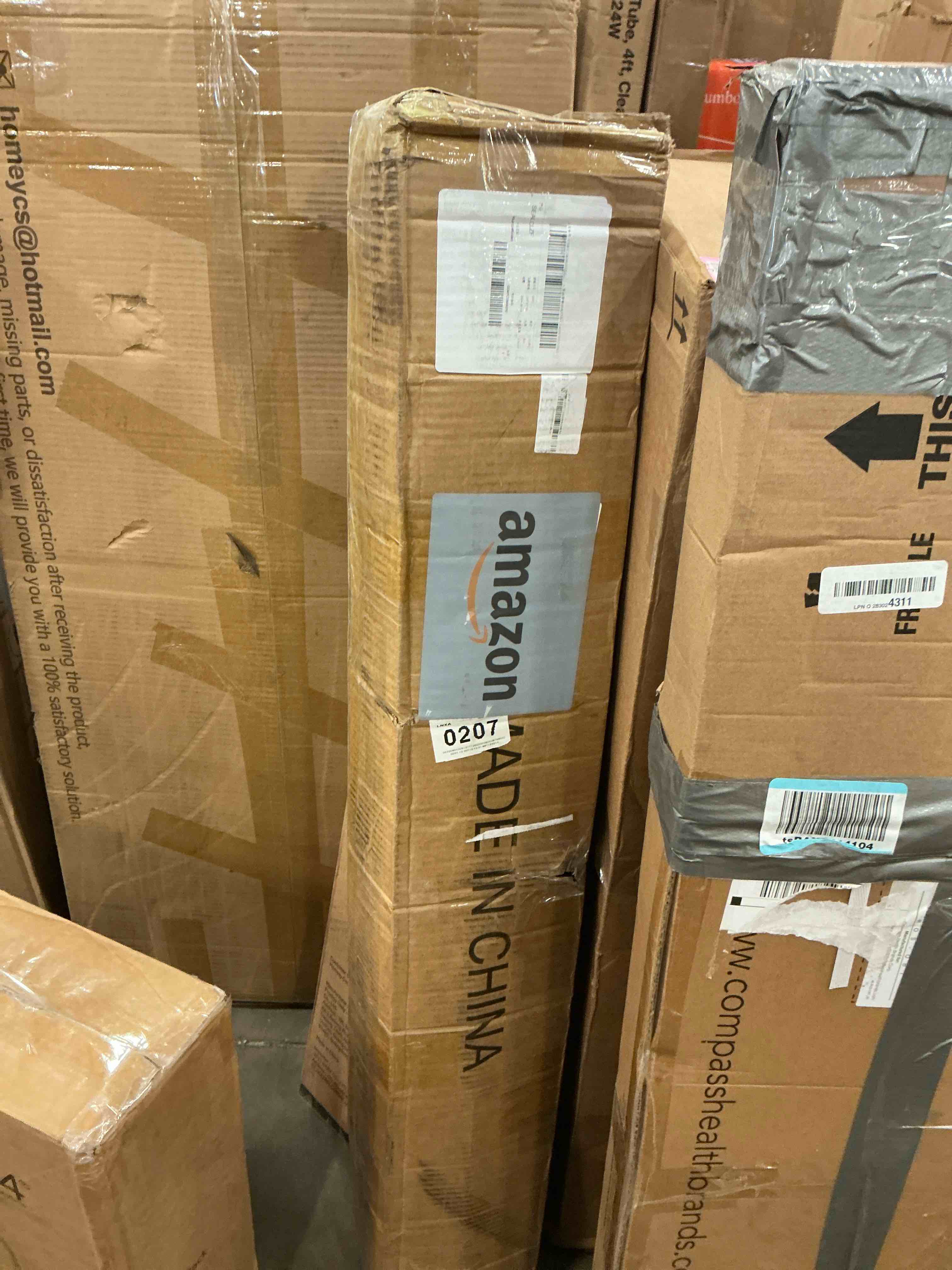 https://s3.amazonaws.com/lotting-images-prod/bidfta/PNK1321451_1739894081179.jpeg