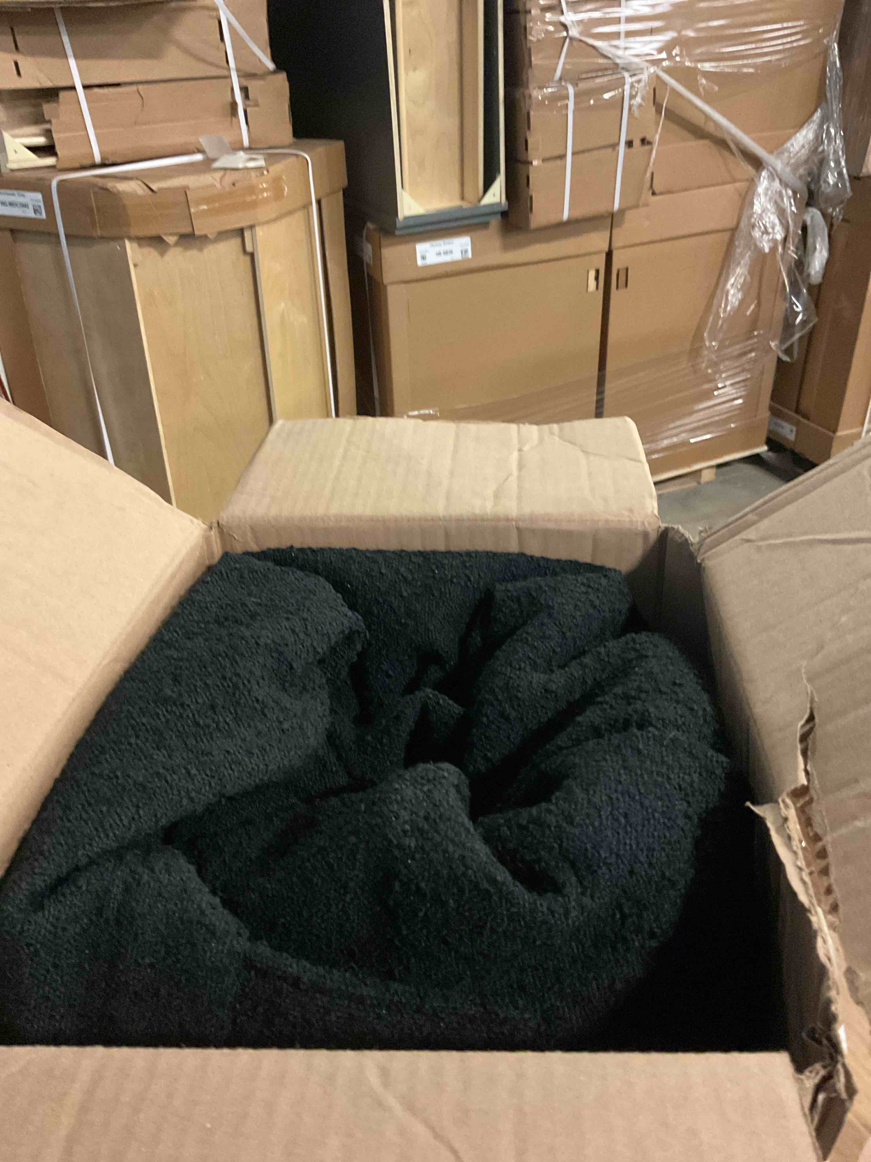 https://s3.amazonaws.com/lotting-images-prod/bidfta/PNK1322597_1741706090831.jpeg