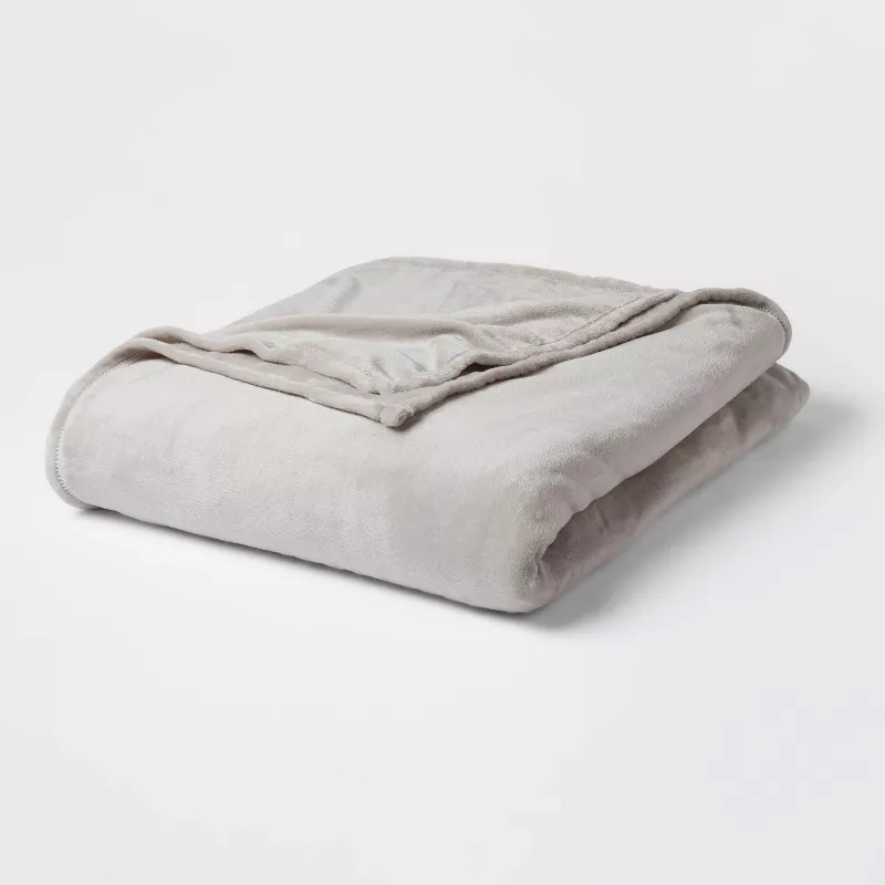 Solid Plush Bed Blanket - Room Essentials™