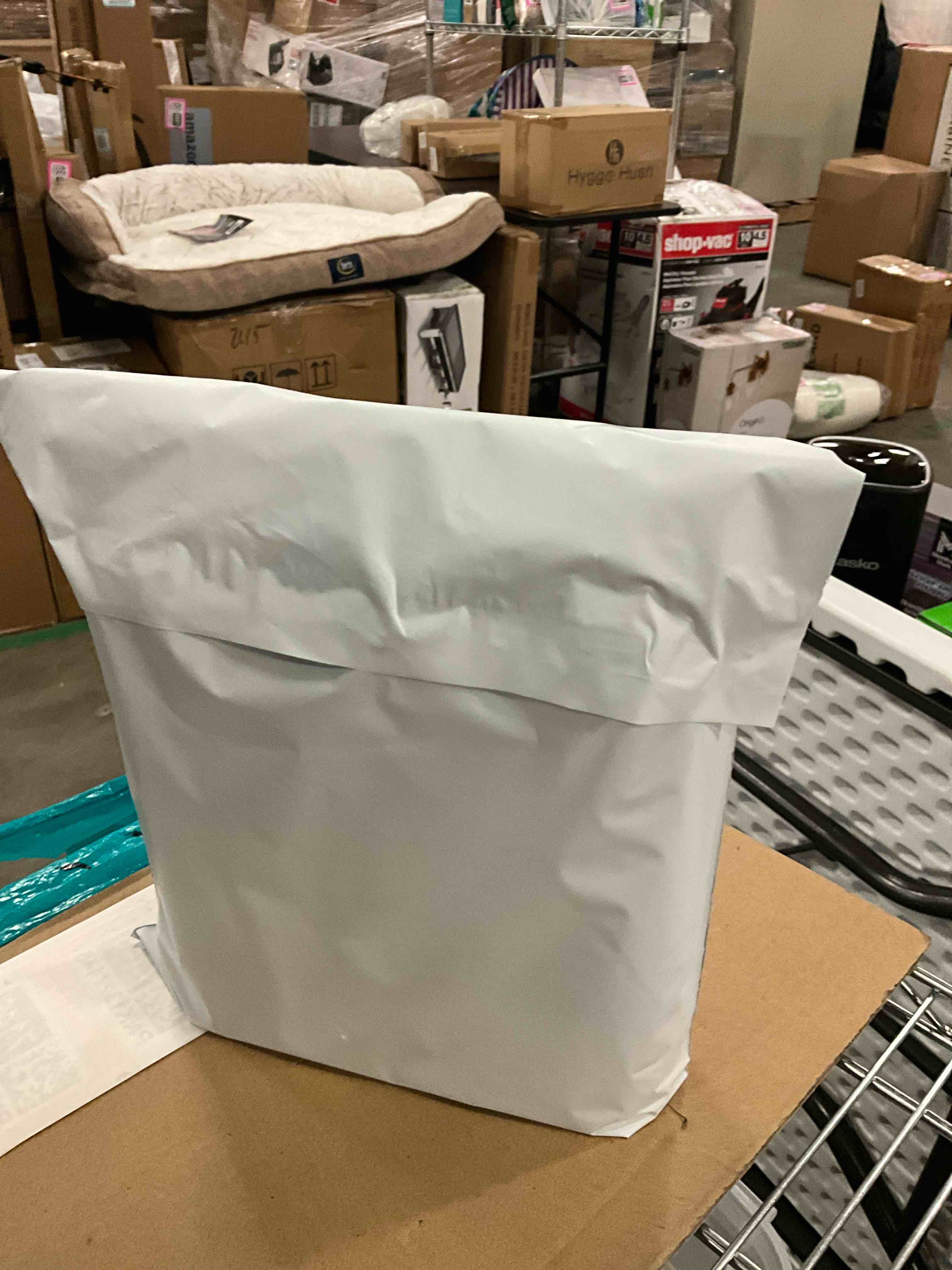 https://s3.amazonaws.com/lotting-images-prod/bidfta/PNK1327135_1740761836223.jpeg