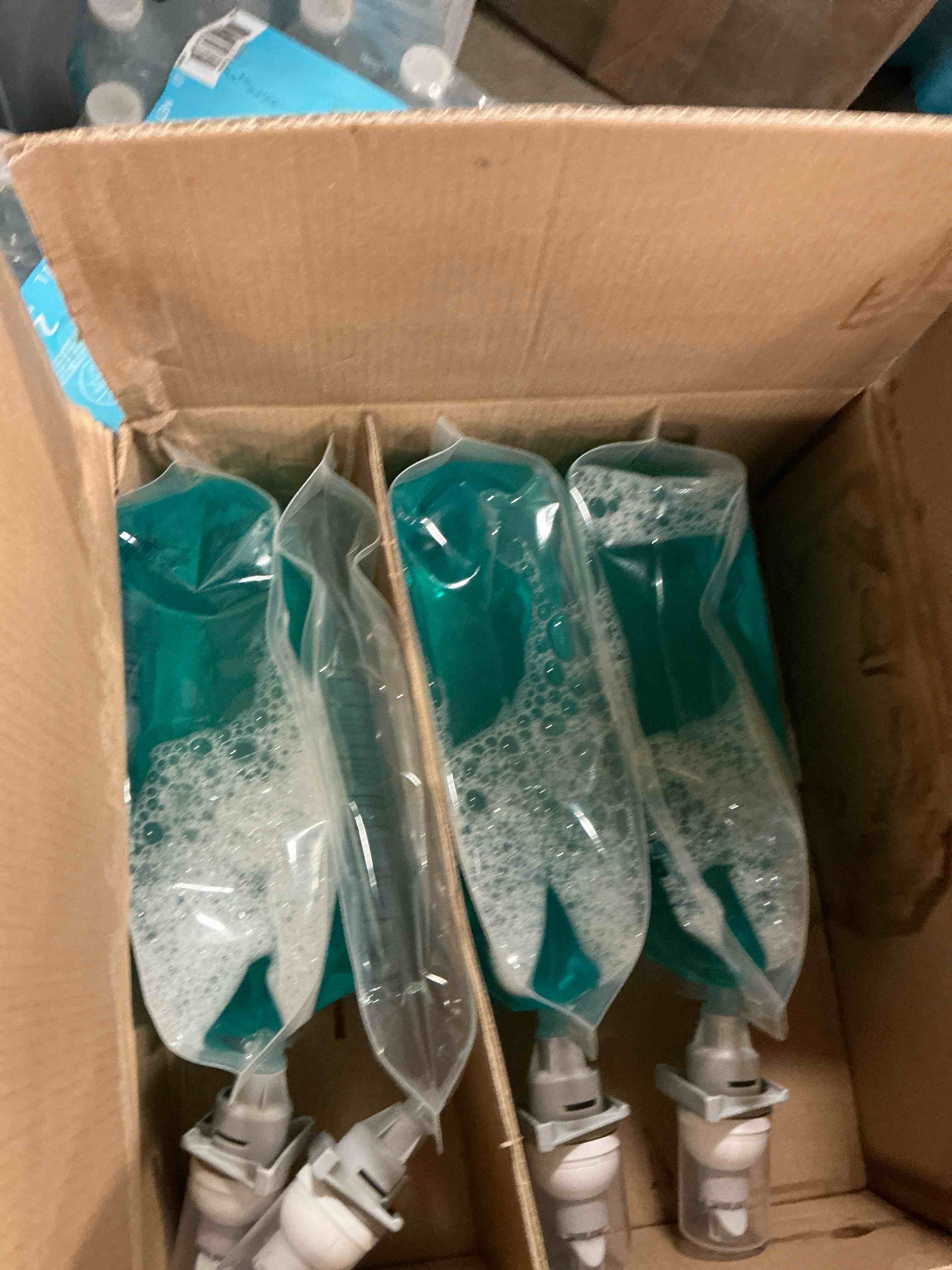 https://s3.amazonaws.com/lotting-images-prod/bidfta/PNK1333012_1741873533434.jpeg