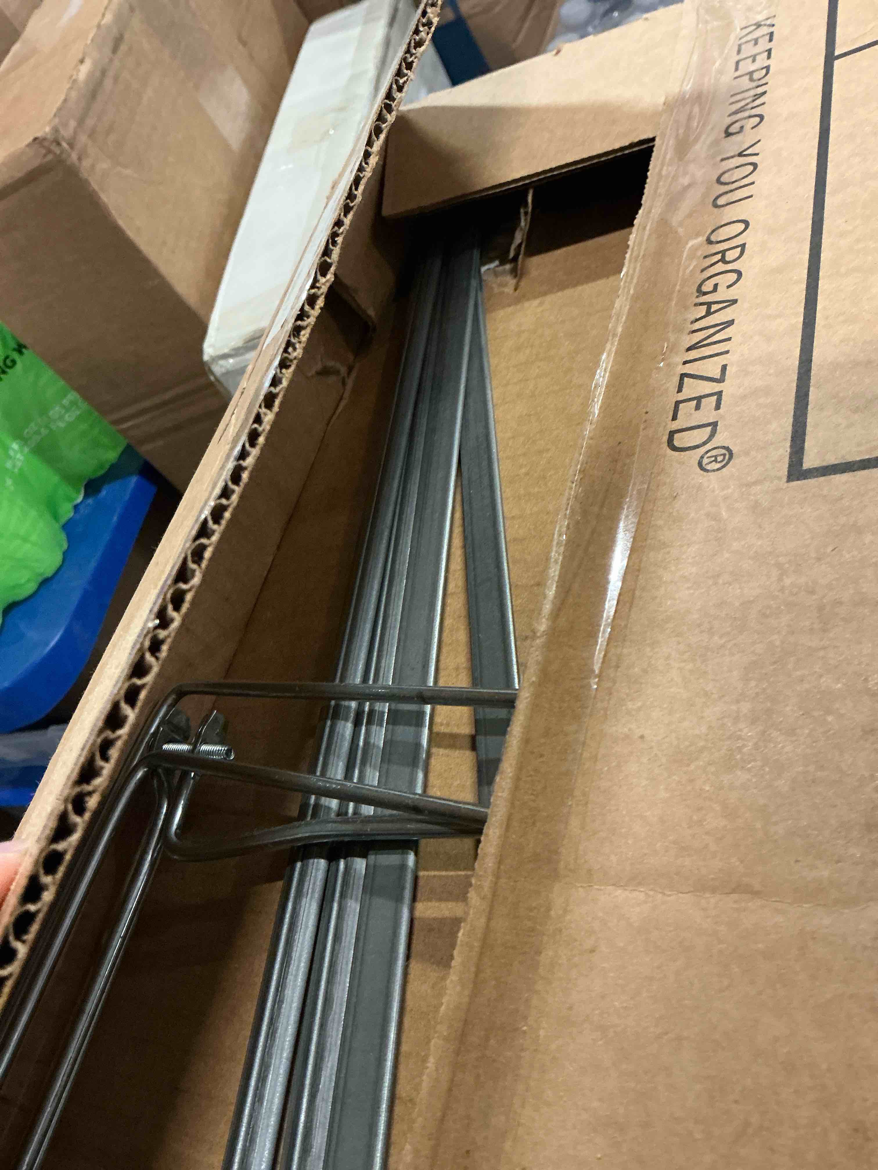 https://s3.amazonaws.com/lotting-images-prod/bidfta/PNK1333015_1741873991062.jpeg