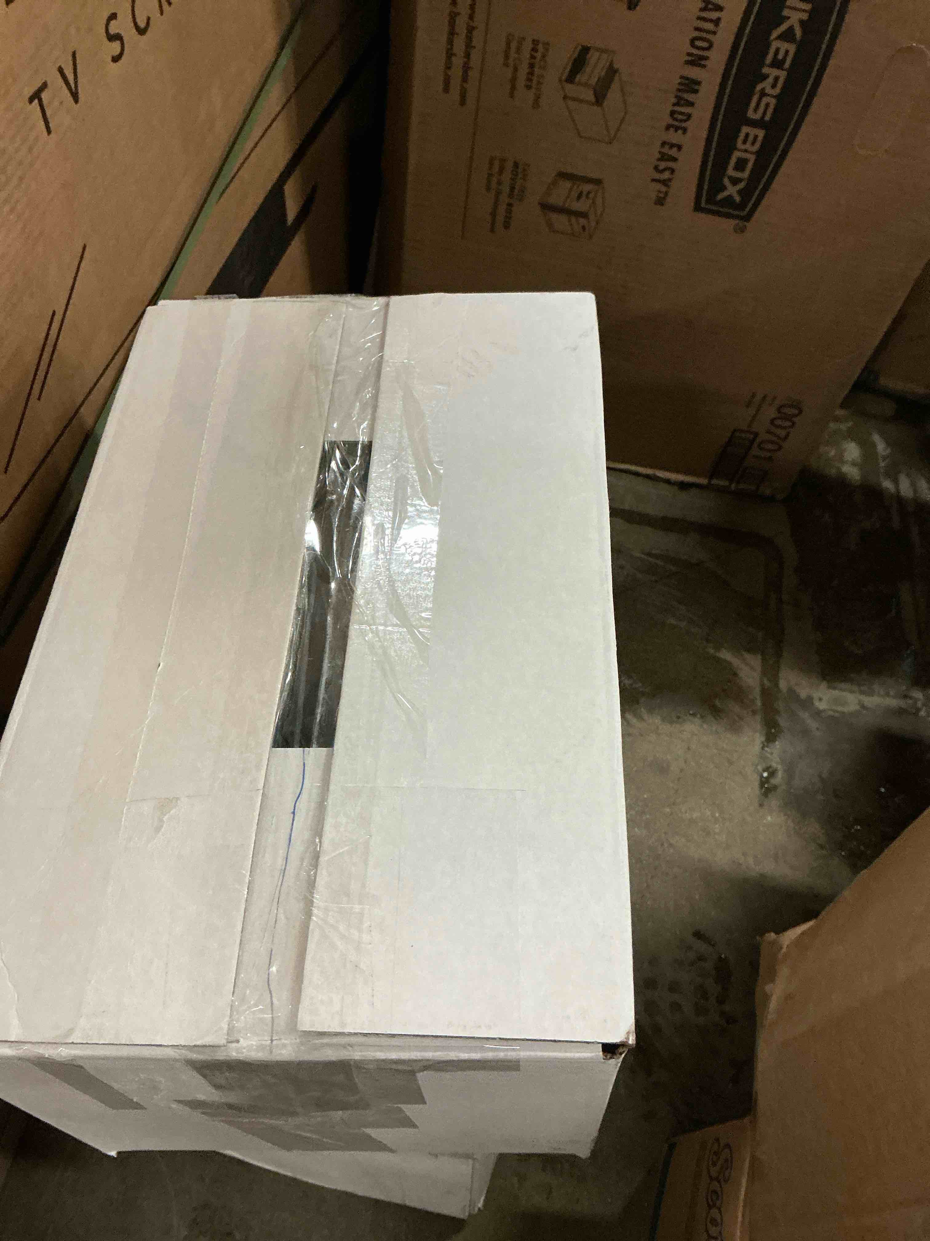 https://s3.amazonaws.com/lotting-images-prod/bidfta/PNK1333025_1741876120396.jpeg