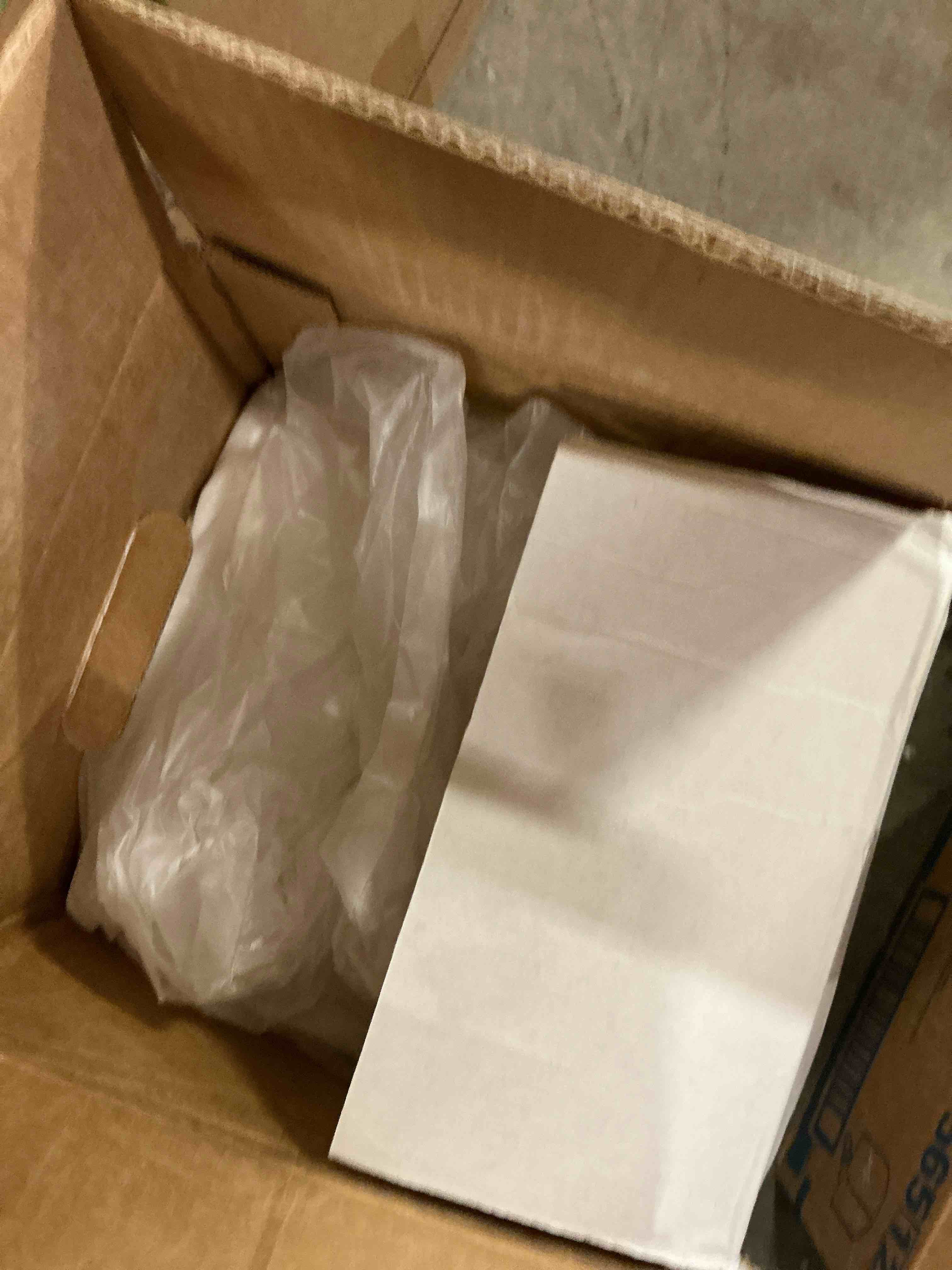 https://s3.amazonaws.com/lotting-images-prod/bidfta/PNK1333026_1741876333747.jpeg