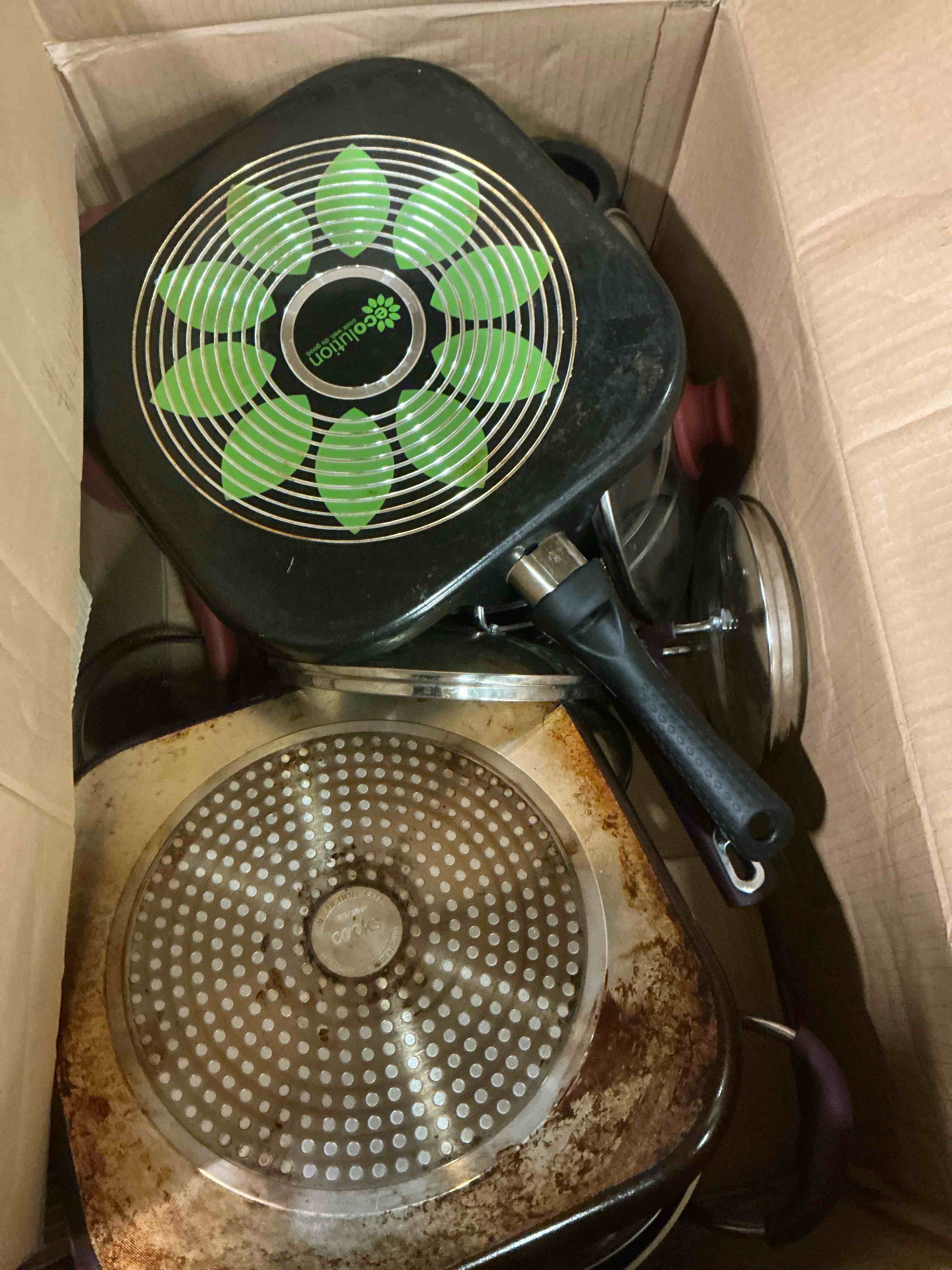 Set of pans and lids(14 pieces)