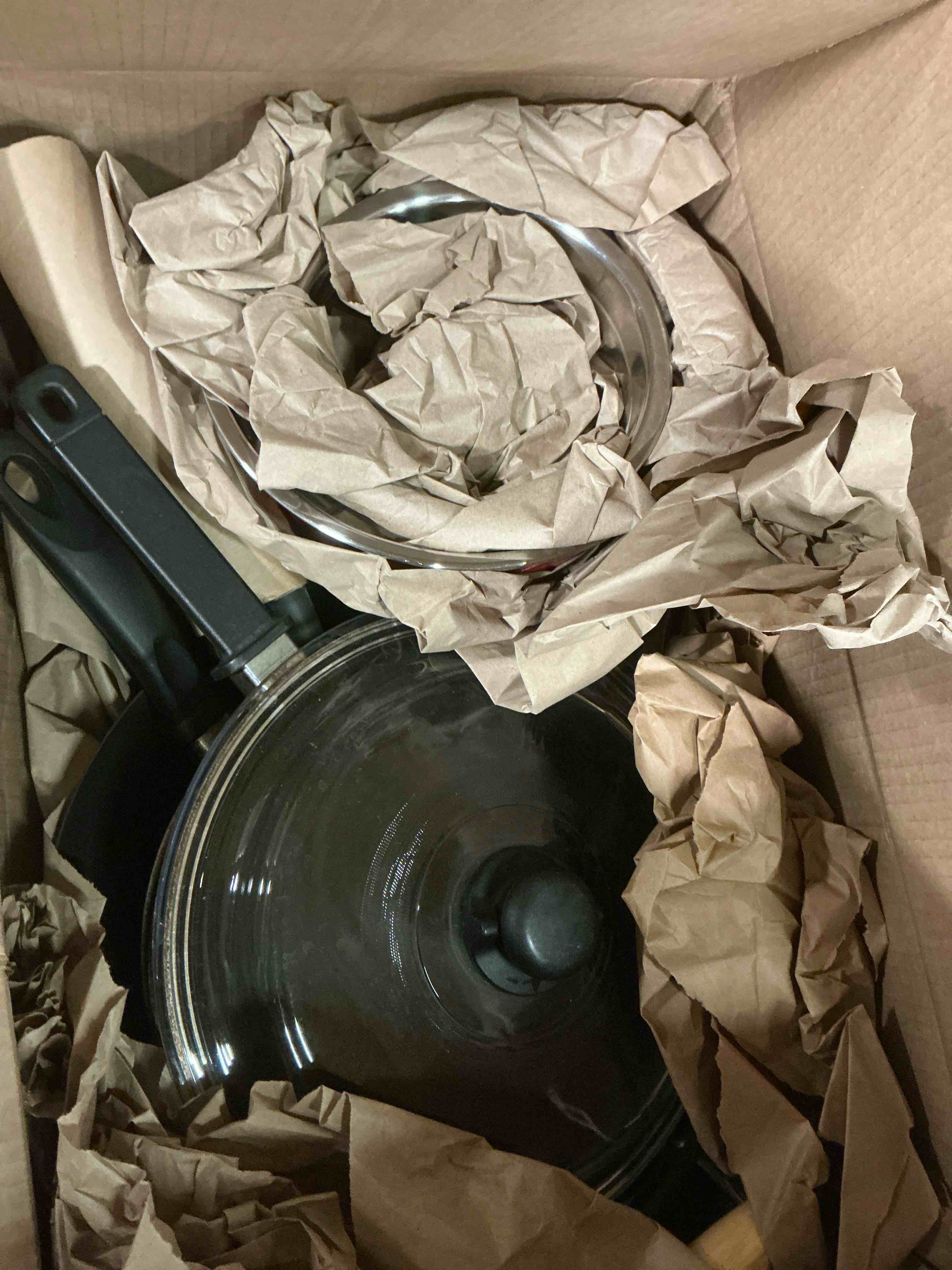 Set of ceramic pans and lids(8 pieces)