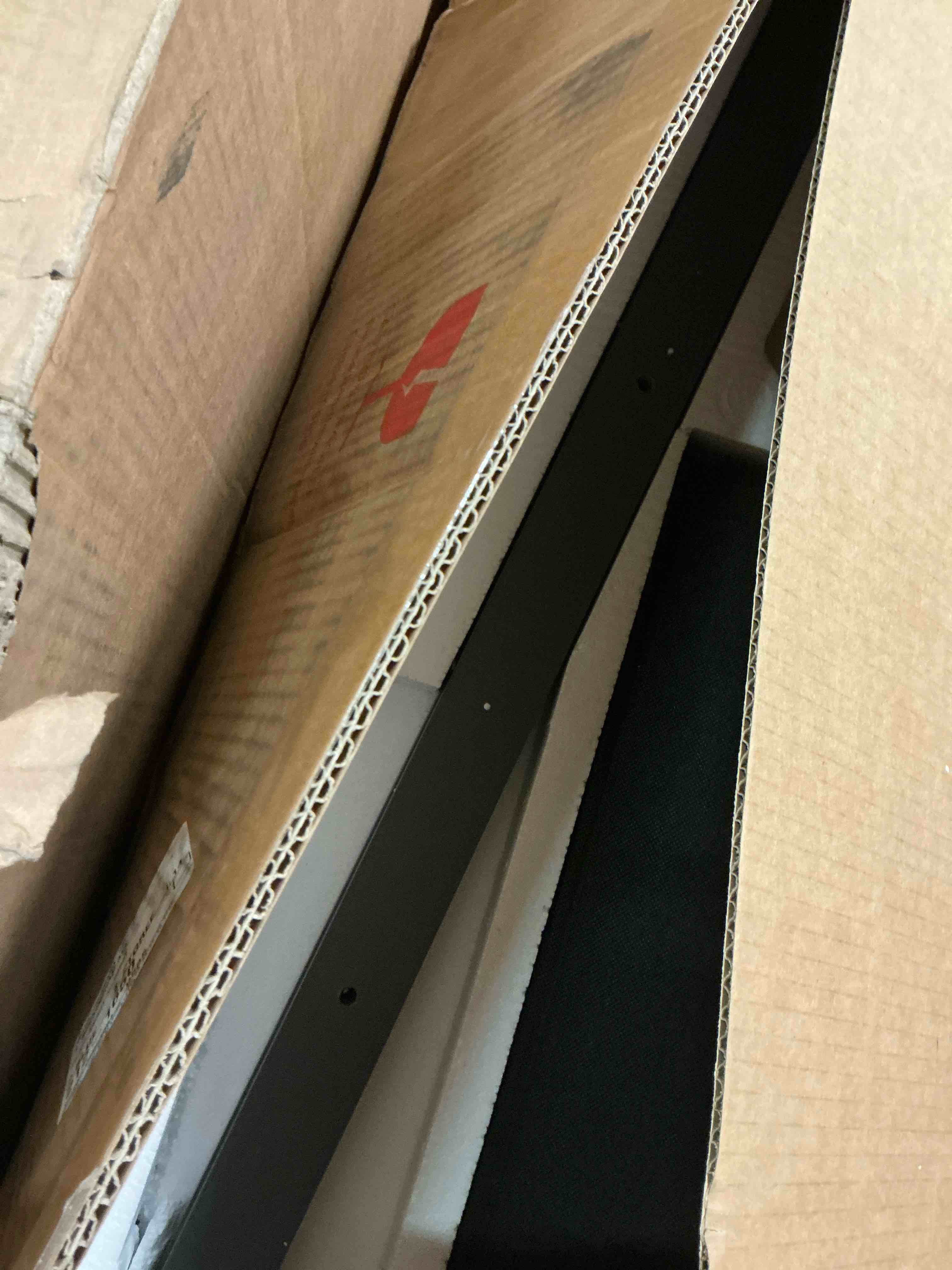 https://s3.amazonaws.com/lotting-images-prod/bidfta/PNK1335897_1750515035040.jpeg